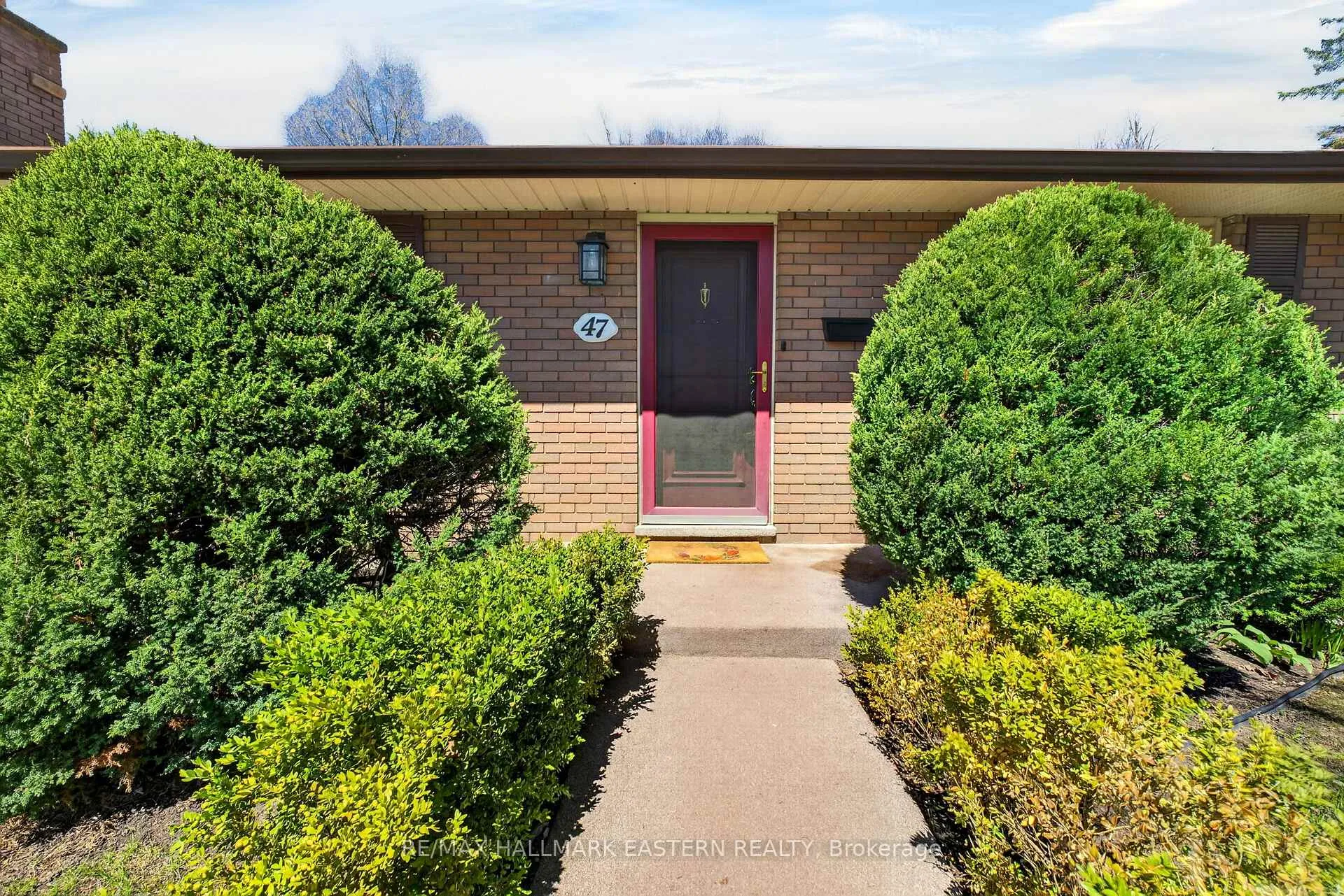 Photo 4 of 47 Springbrook Drive, Peterborough, Monaghan Ward 2 — HOMEH