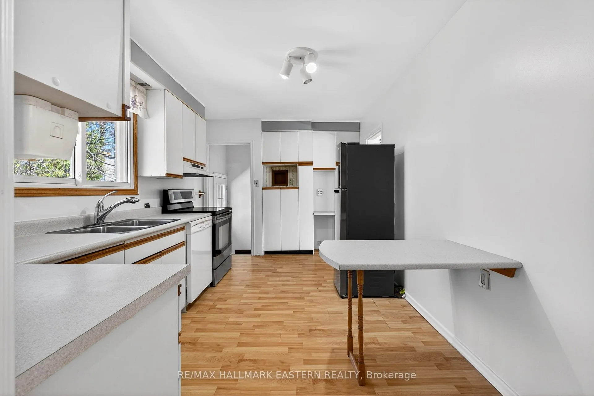 Photo 14 of 47 Springbrook Drive, Peterborough, Monaghan Ward 2 — HOMEH