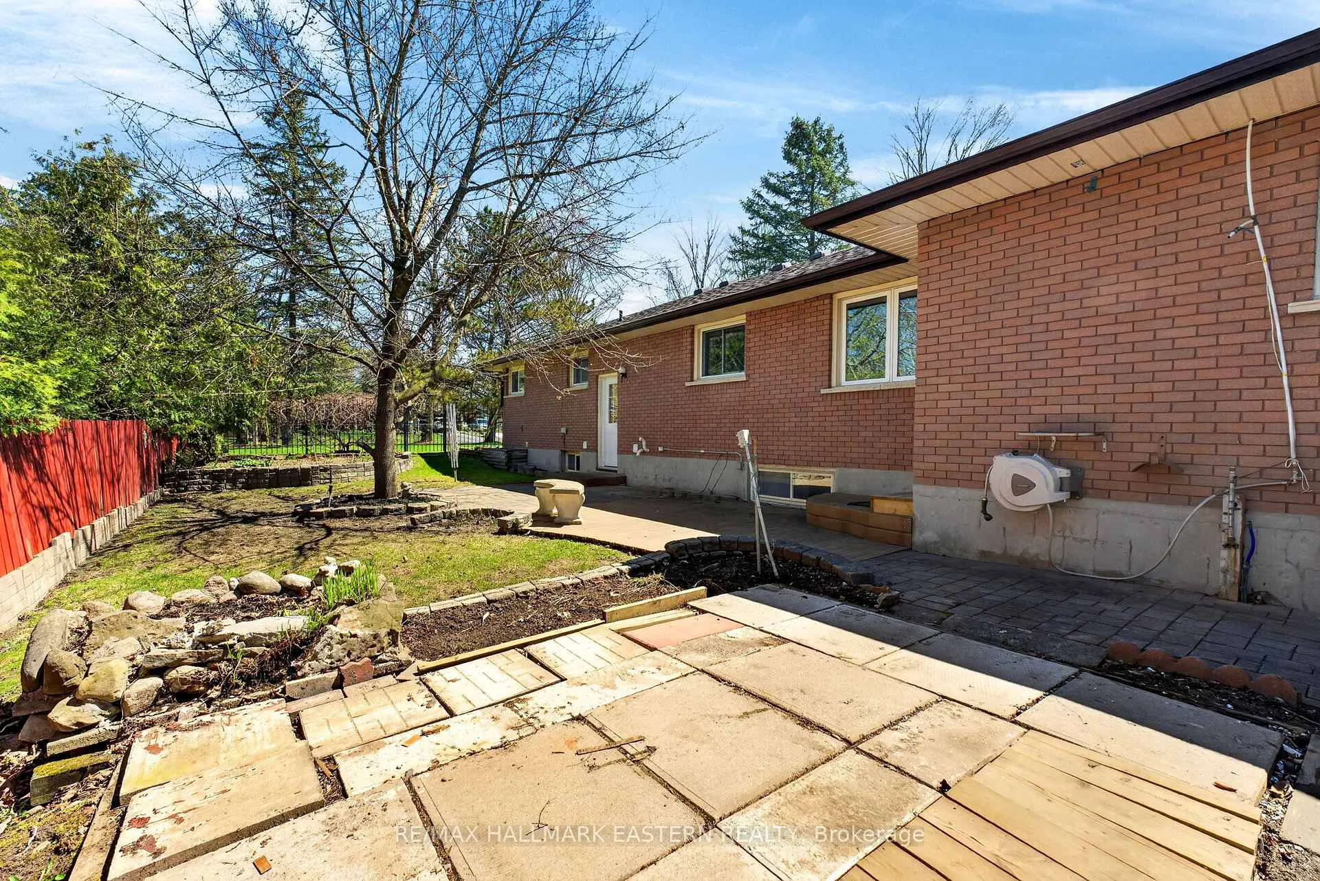 Photo 34 of 47 Springbrook Drive, Peterborough, Monaghan Ward 2 — HOMEH