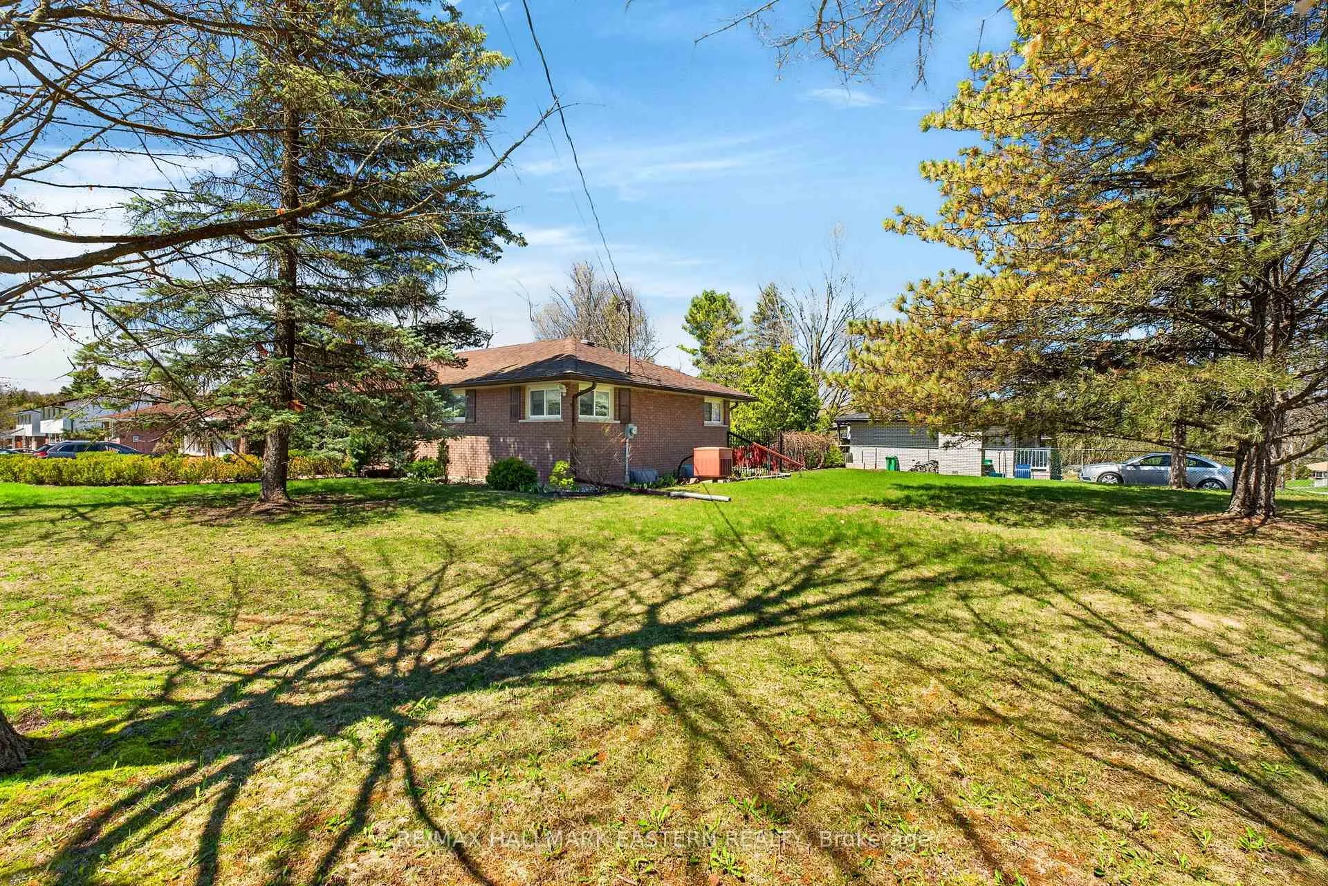 Photo 35 of 47 Springbrook Drive, Peterborough, Monaghan Ward 2 — HOMEH