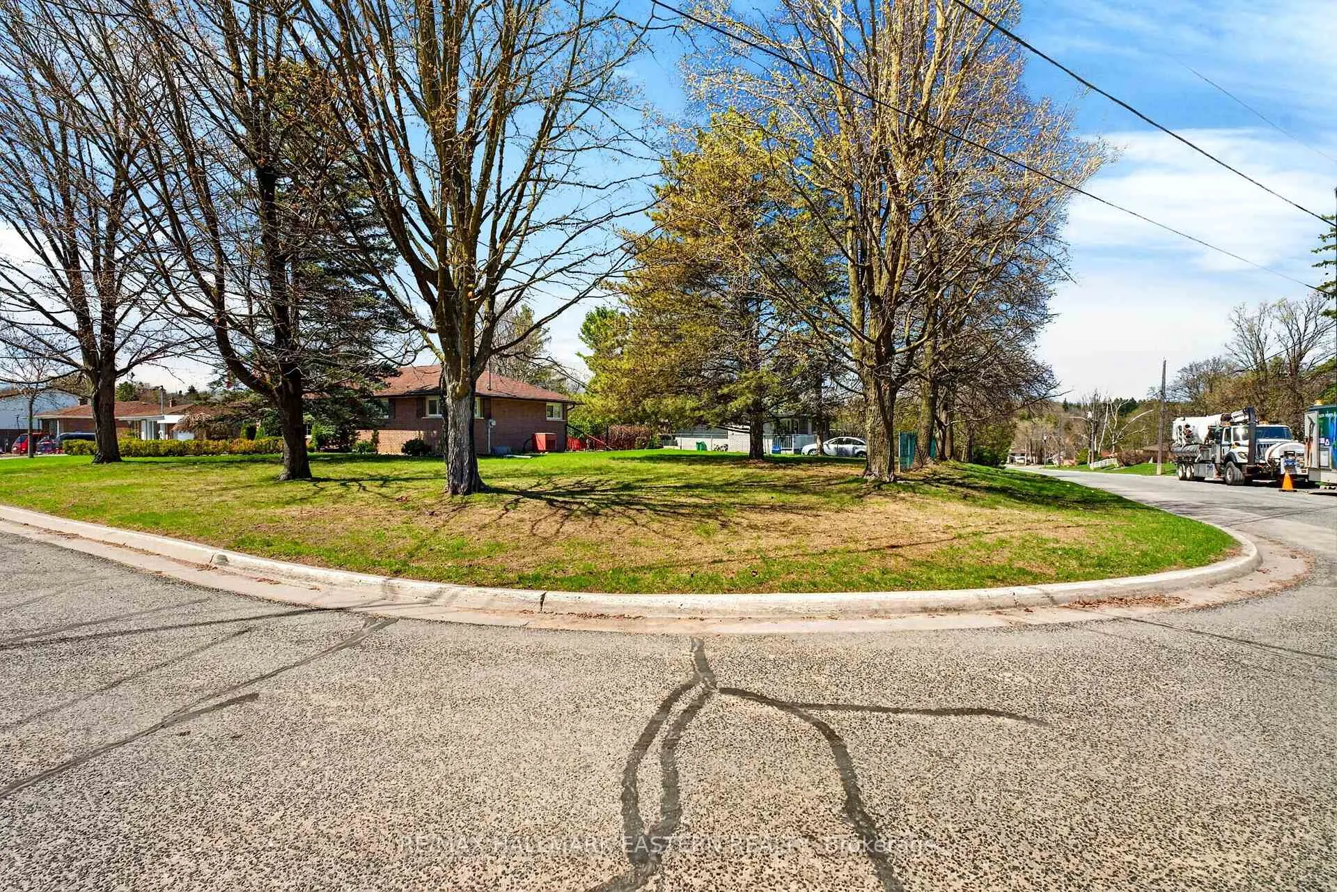 Photo 36 of 47 Springbrook Drive, Peterborough, Monaghan Ward 2 — HOMEH