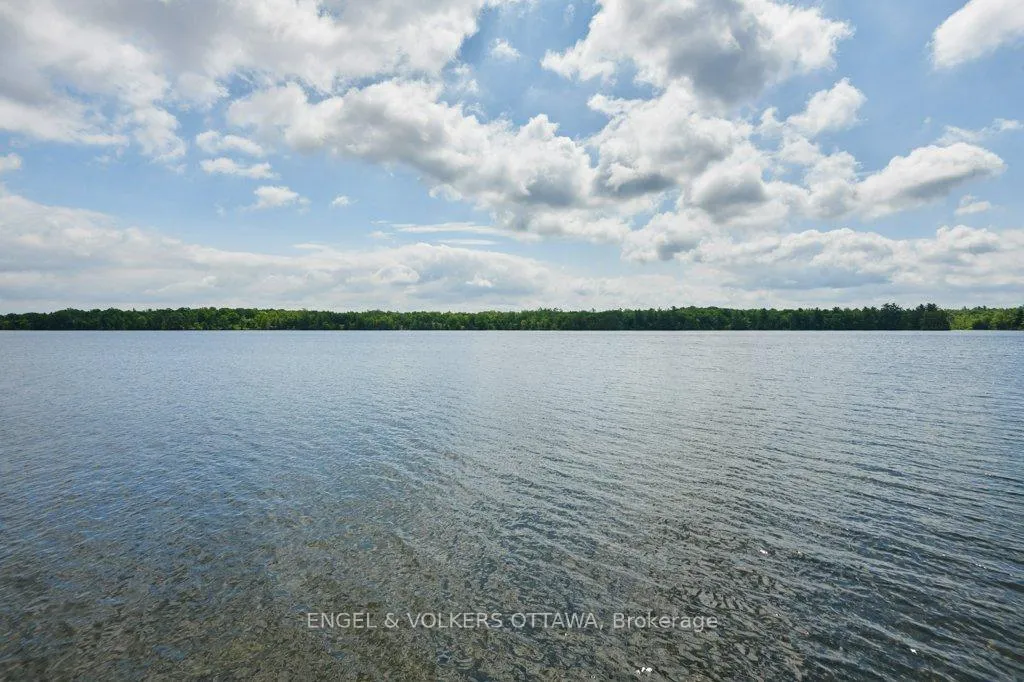 Photo 5 of 1054 Coutlee Point Lane, Frontenac, Frontenac Centre — HOMEH