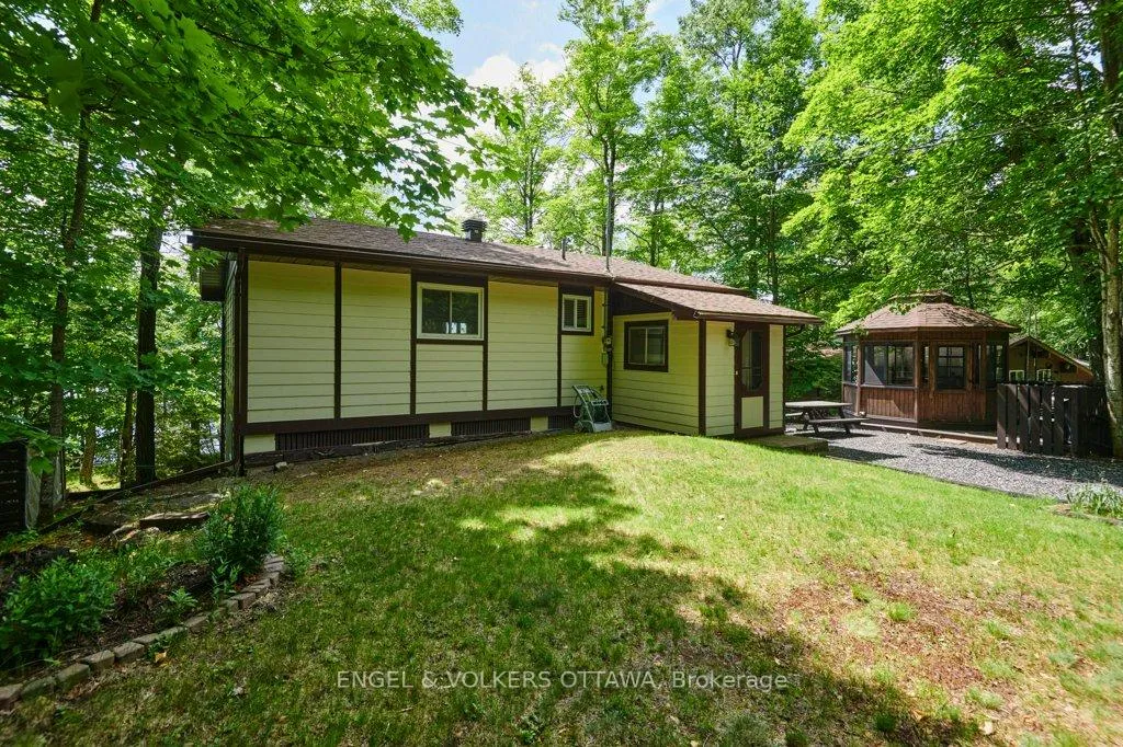 Photo 7 of 1054 Coutlee Point Lane, Frontenac, Frontenac Centre — HOMEH