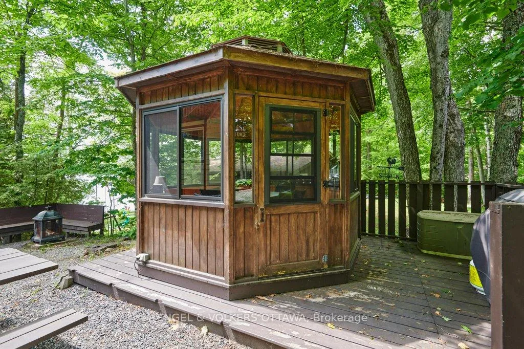 Photo 8 of 1054 Coutlee Point Lane, Frontenac, Frontenac Centre — HOMEH