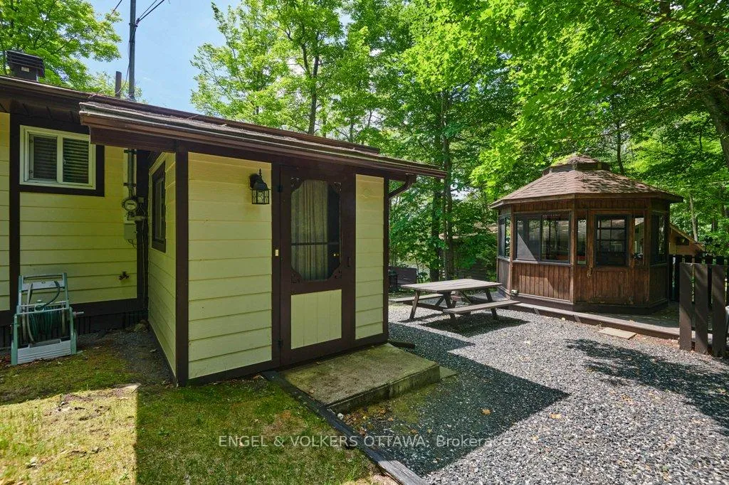 Photo 10 of 1054 Coutlee Point Lane, Frontenac, Frontenac Centre — HOMEH