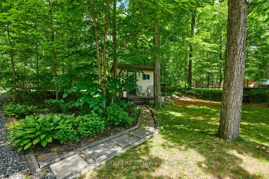 Photo 33 of 1054 Coutlee Point Lane, Frontenac, Frontenac Centre — HOMEH