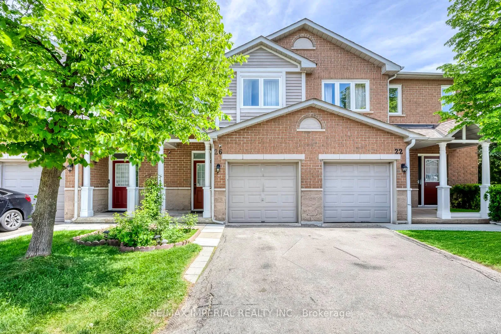Front of Unit 26, 833 Scollard Court