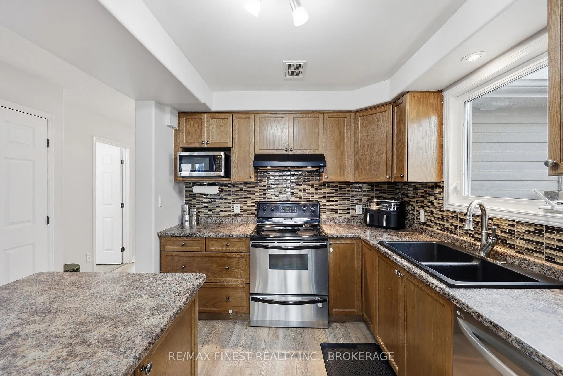 Photo 12 of 1468 Adams Avenue, Kingston, City Northwest — HOMEH