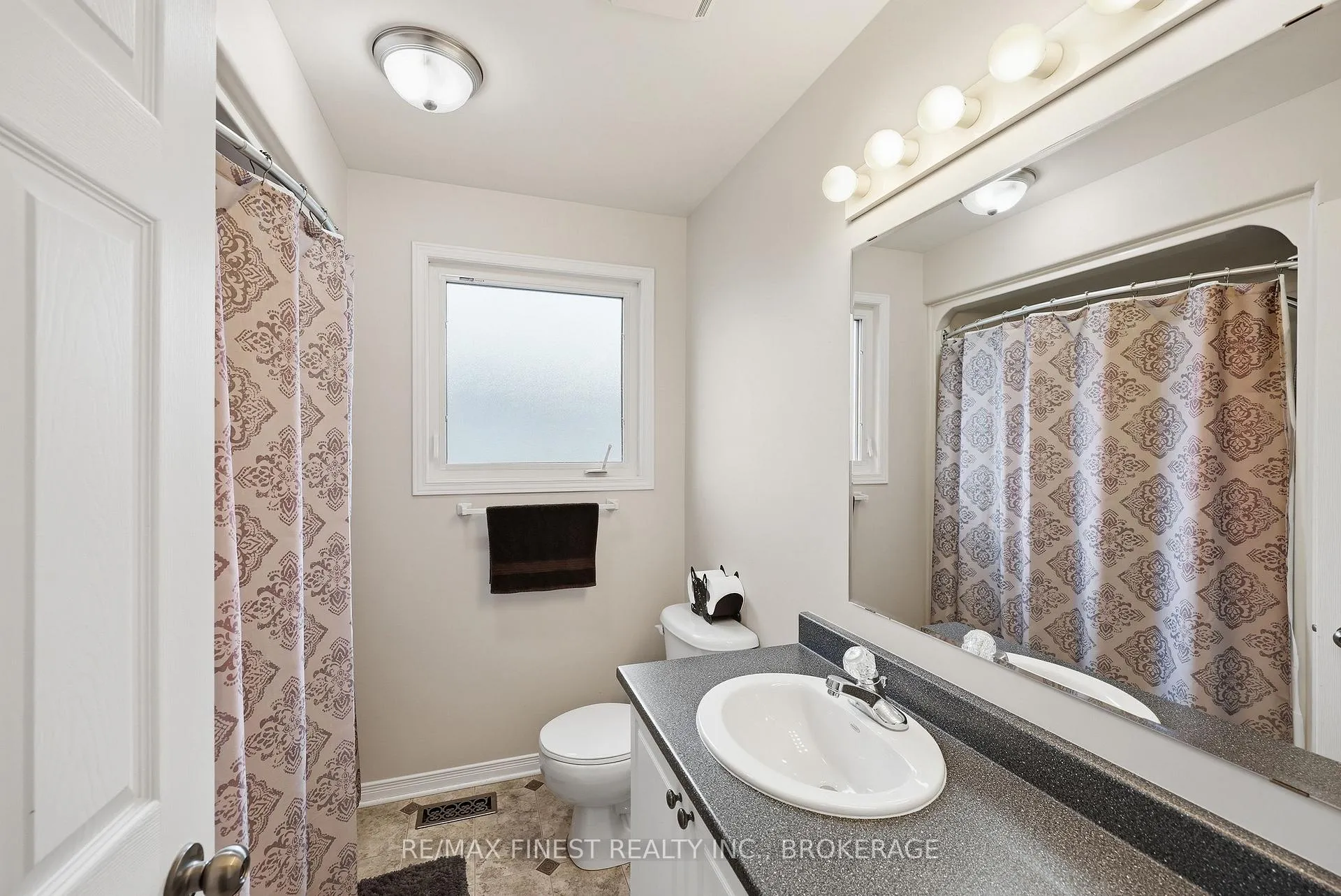 Photo 30 of 1468 Adams Avenue, Kingston, City Northwest — HOMEH