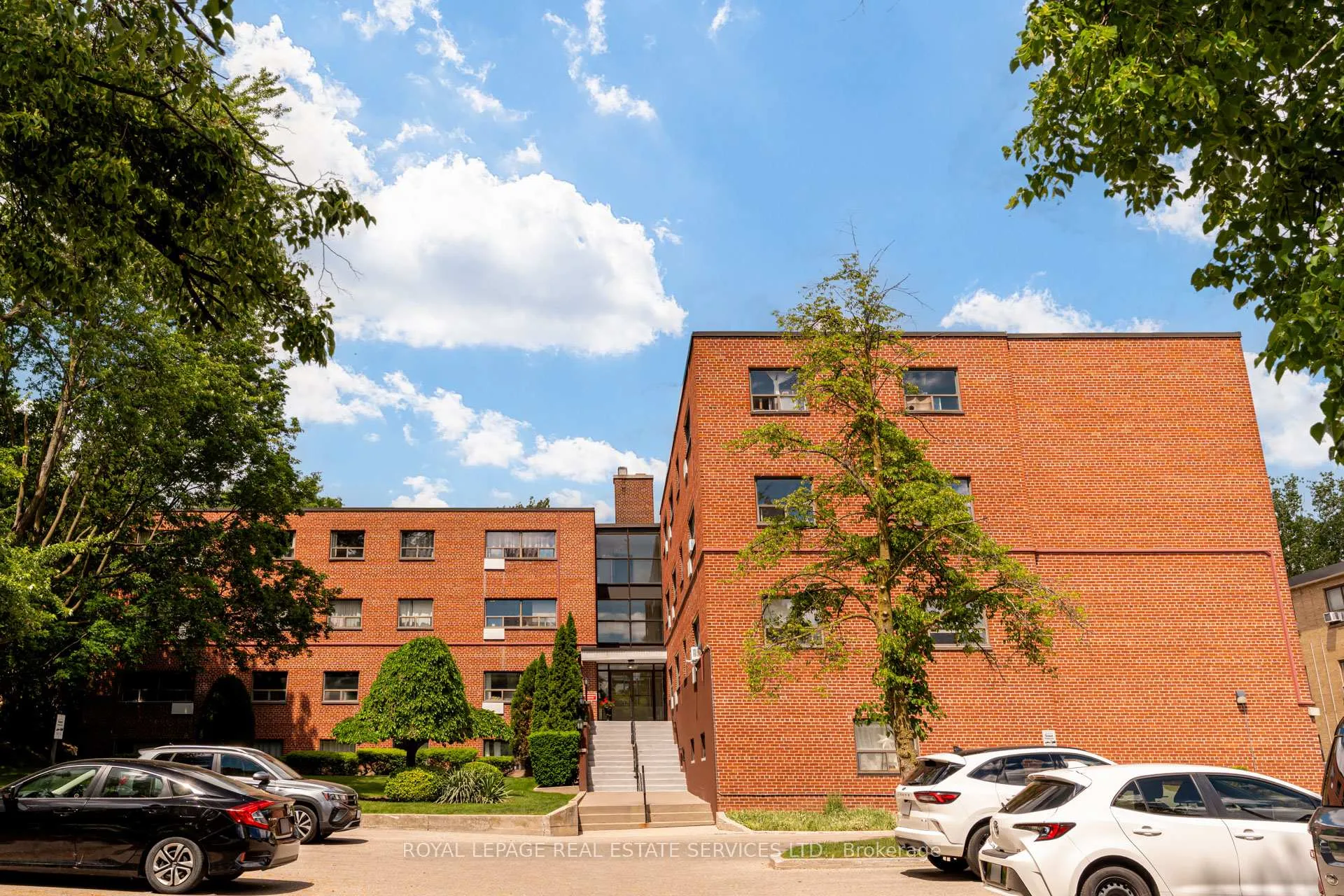 Photo 2 of Unit 105, 101 Coe Hill Drive, Toronto, High Park-Swansea — HOMEH