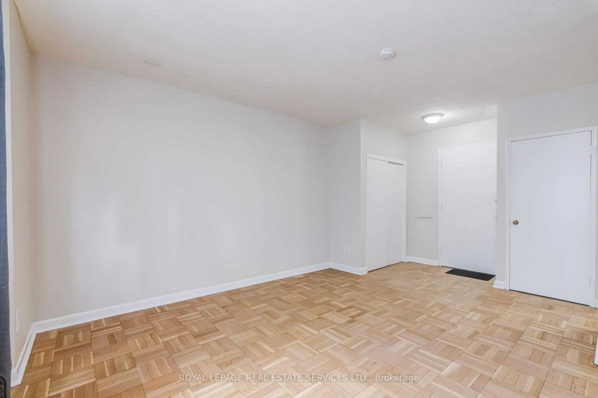 Photo 9 of Unit 105, 101 Coe Hill Drive, Toronto, High Park-Swansea — HOMEH