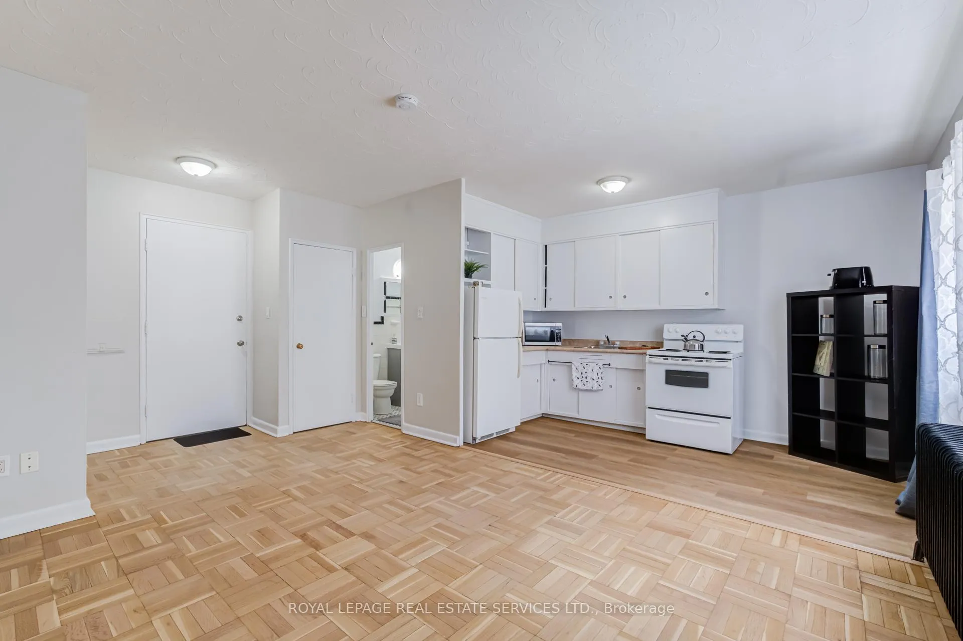 Photo 11 of Unit 105, 101 Coe Hill Drive, Toronto, High Park-Swansea — HOMEH