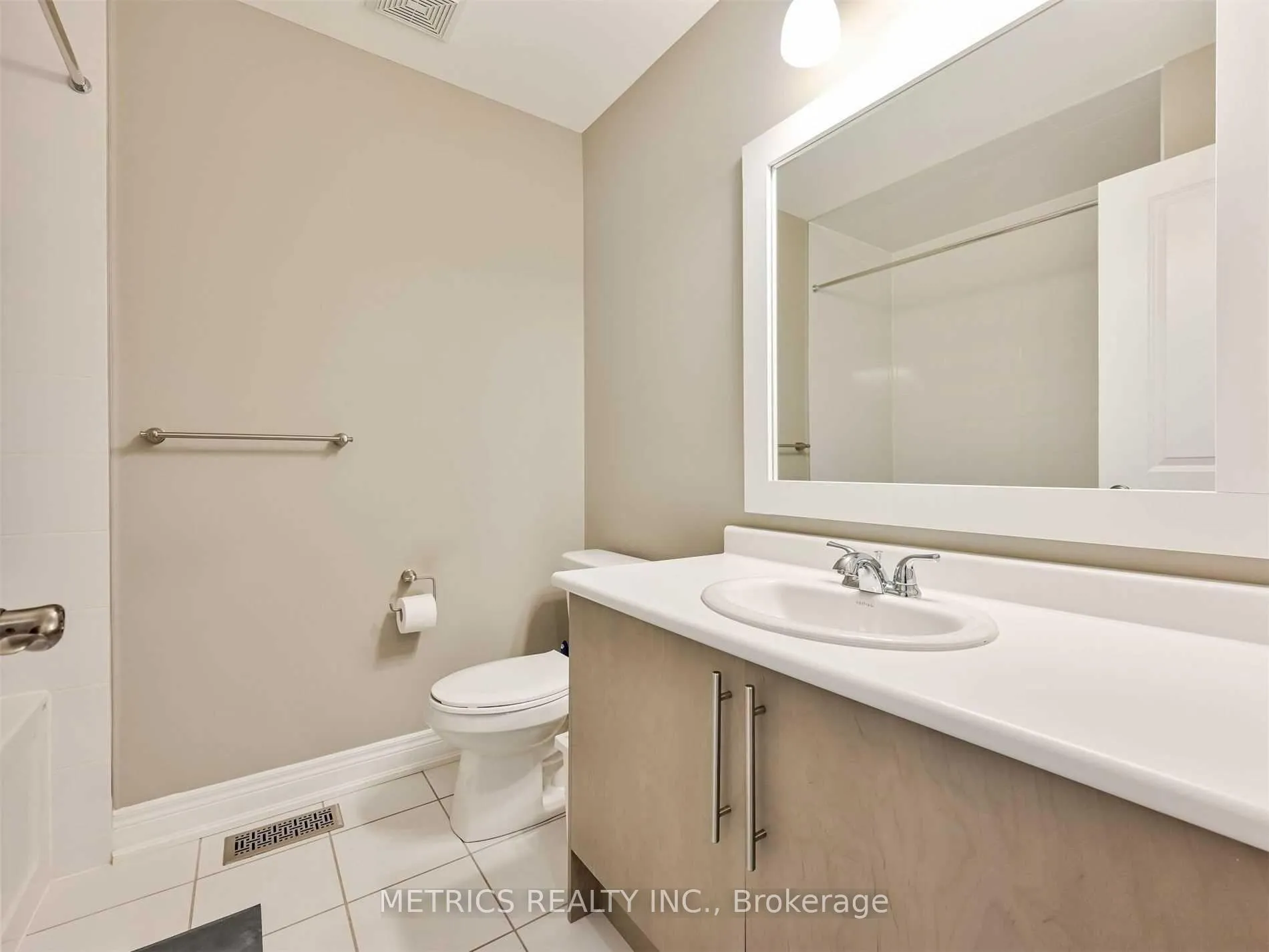 Photo 7 of 63 Lesabre Crescent, Brampton, Bram East — HOMEH