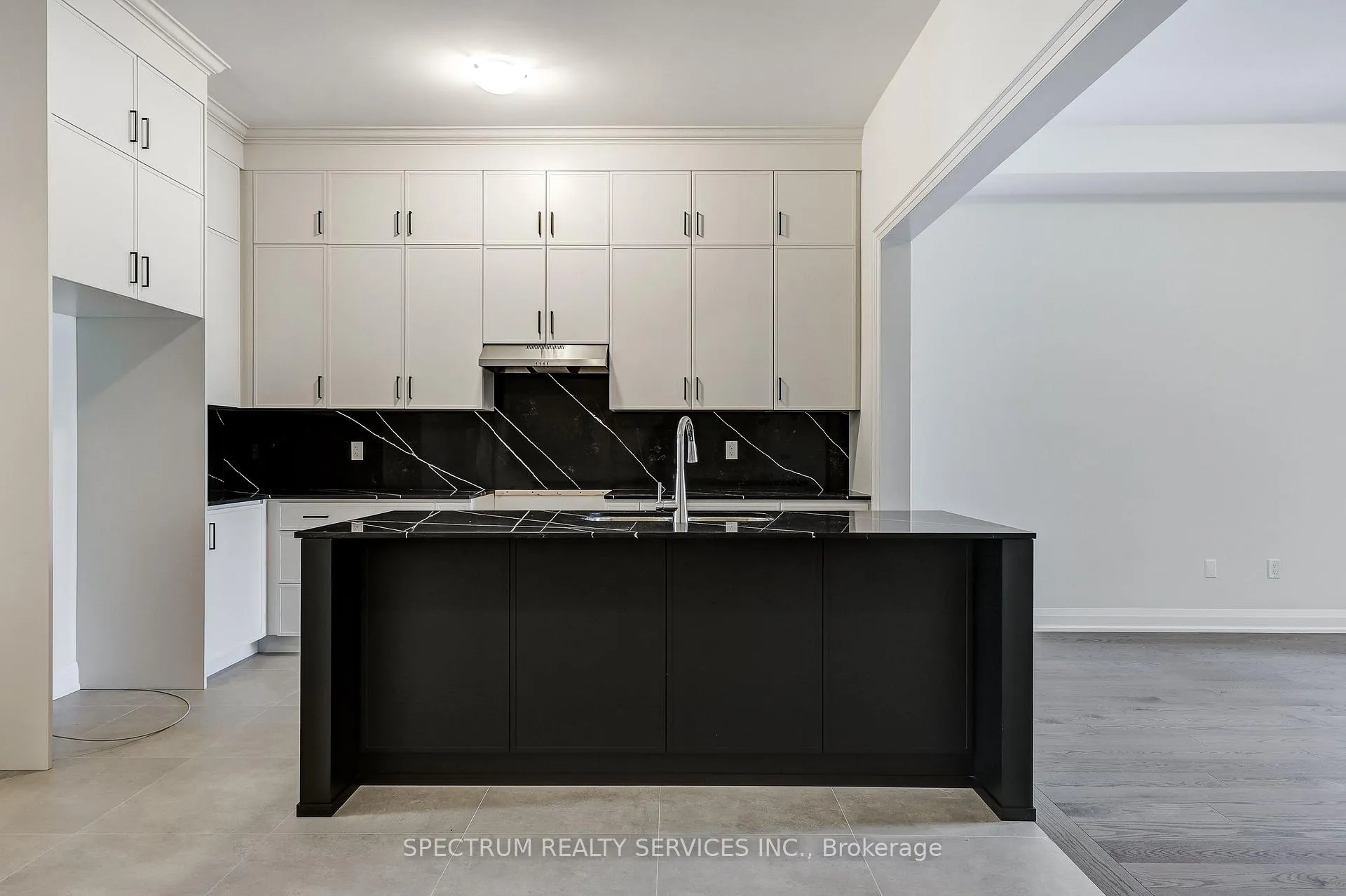 Photo 9 of 72 Adario Crescent, Vaughan, Vellore Village — HOMEH