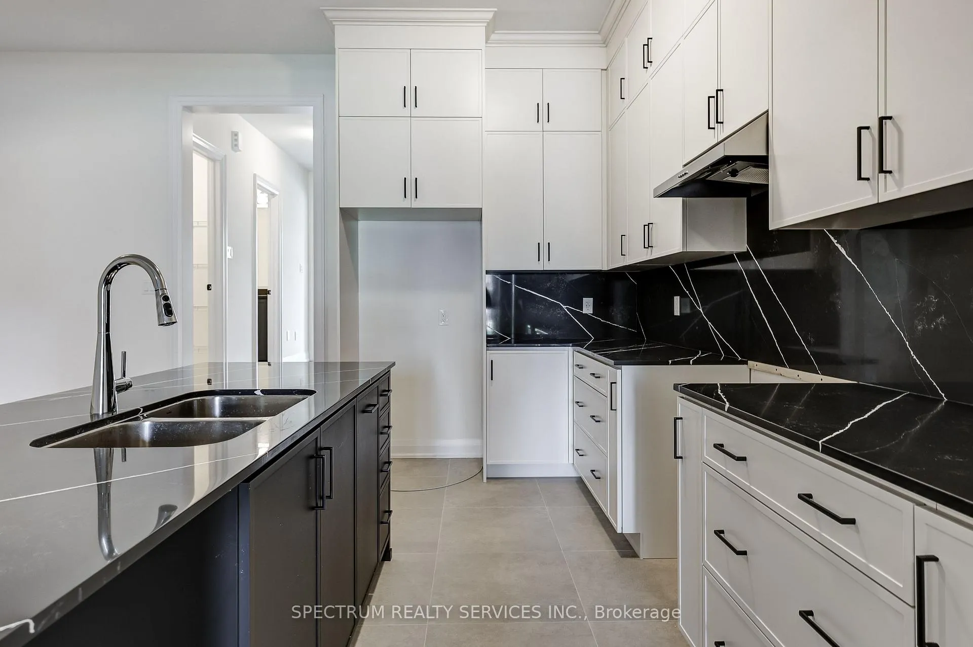 Photo 10 of 72 Adario Crescent, Vaughan, Vellore Village — HOMEH