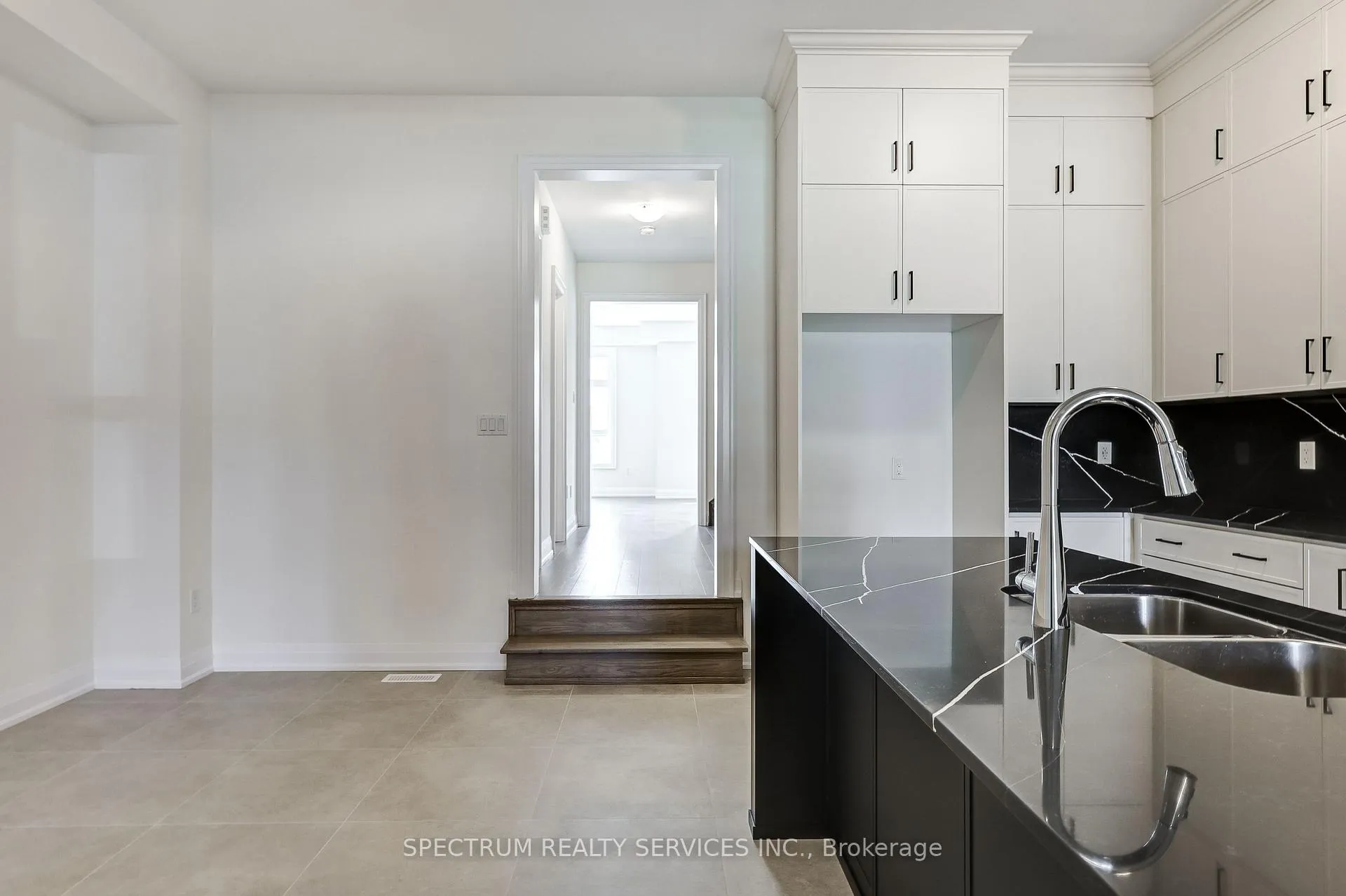 Photo 13 of 72 Adario Crescent, Vaughan, Vellore Village — HOMEH