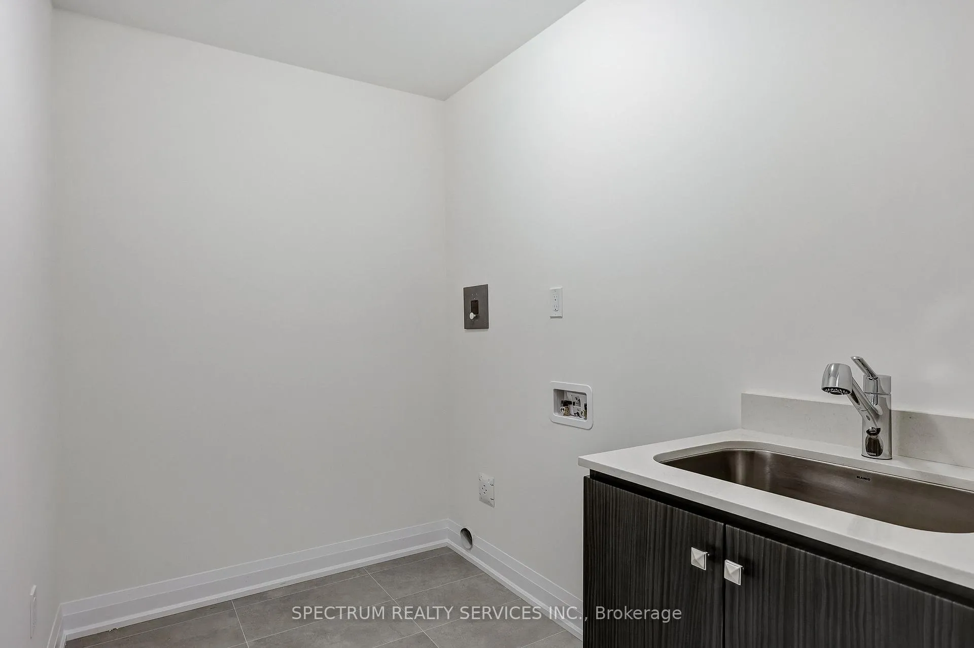 Photo 24 of 72 Adario Crescent, Vaughan, Vellore Village — HOMEH