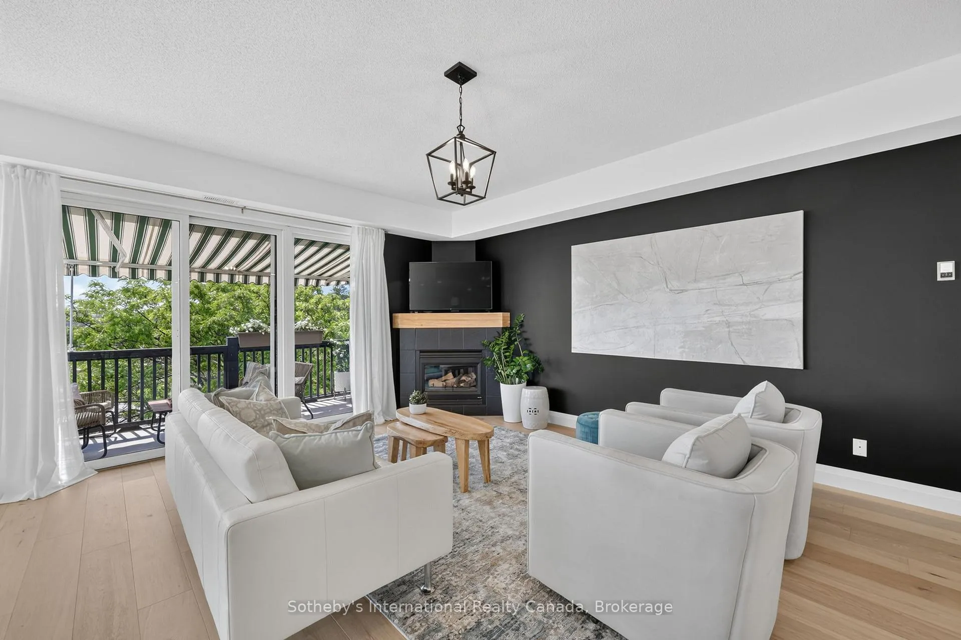 Photo 6 of 441 Mariners Way, Collingwood — HOMEH
