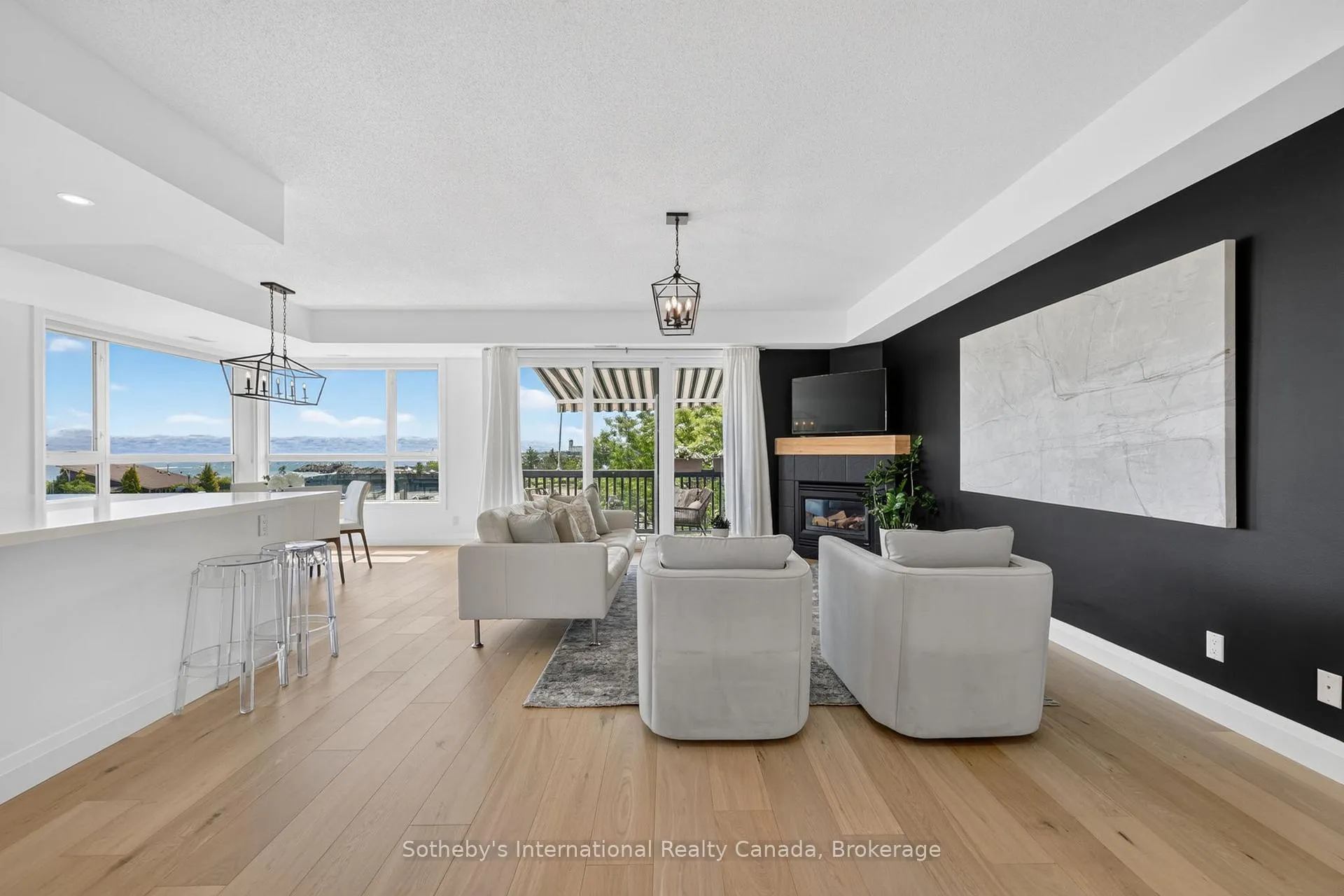 Photo 8 of 441 Mariners Way, Collingwood — HOMEH
