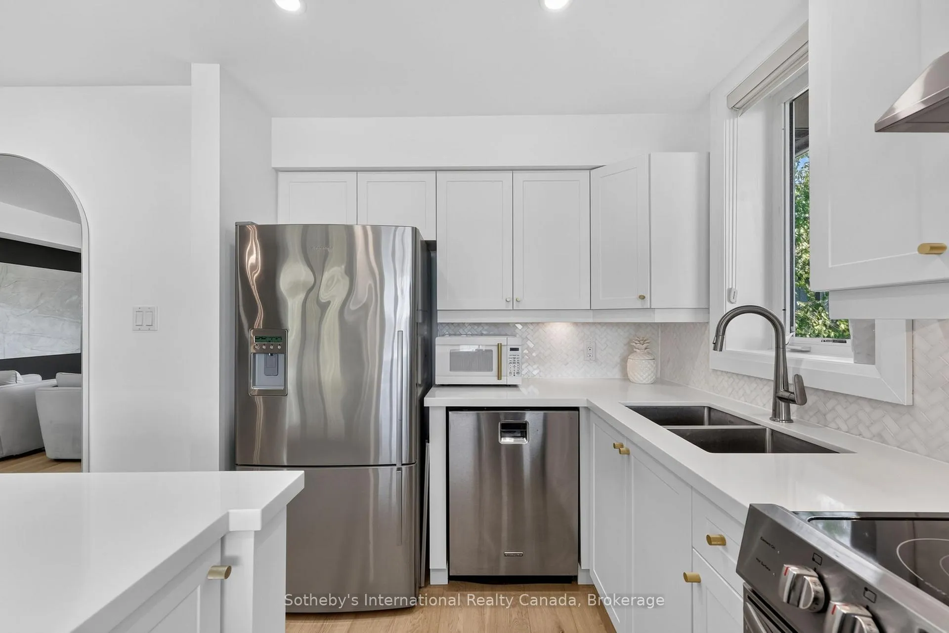 Photo 15 of 441 Mariners Way, Collingwood — HOMEH