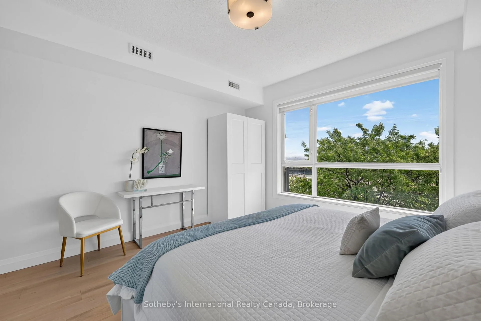 Photo 23 of 441 Mariners Way, Collingwood — HOMEH