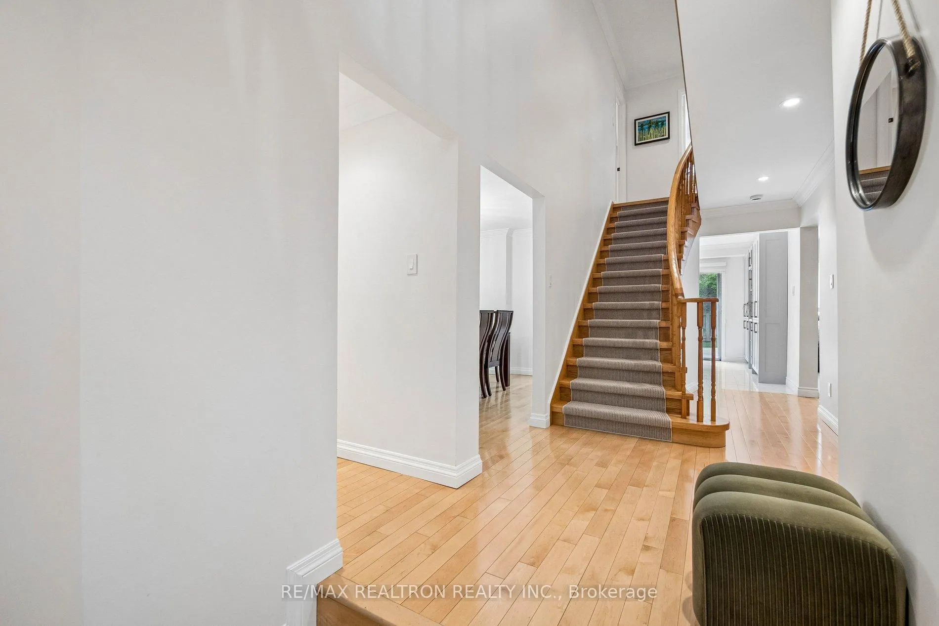 Photo 5 of 58 Roseborough Crescent, Vaughan, Uplands — HOMEH