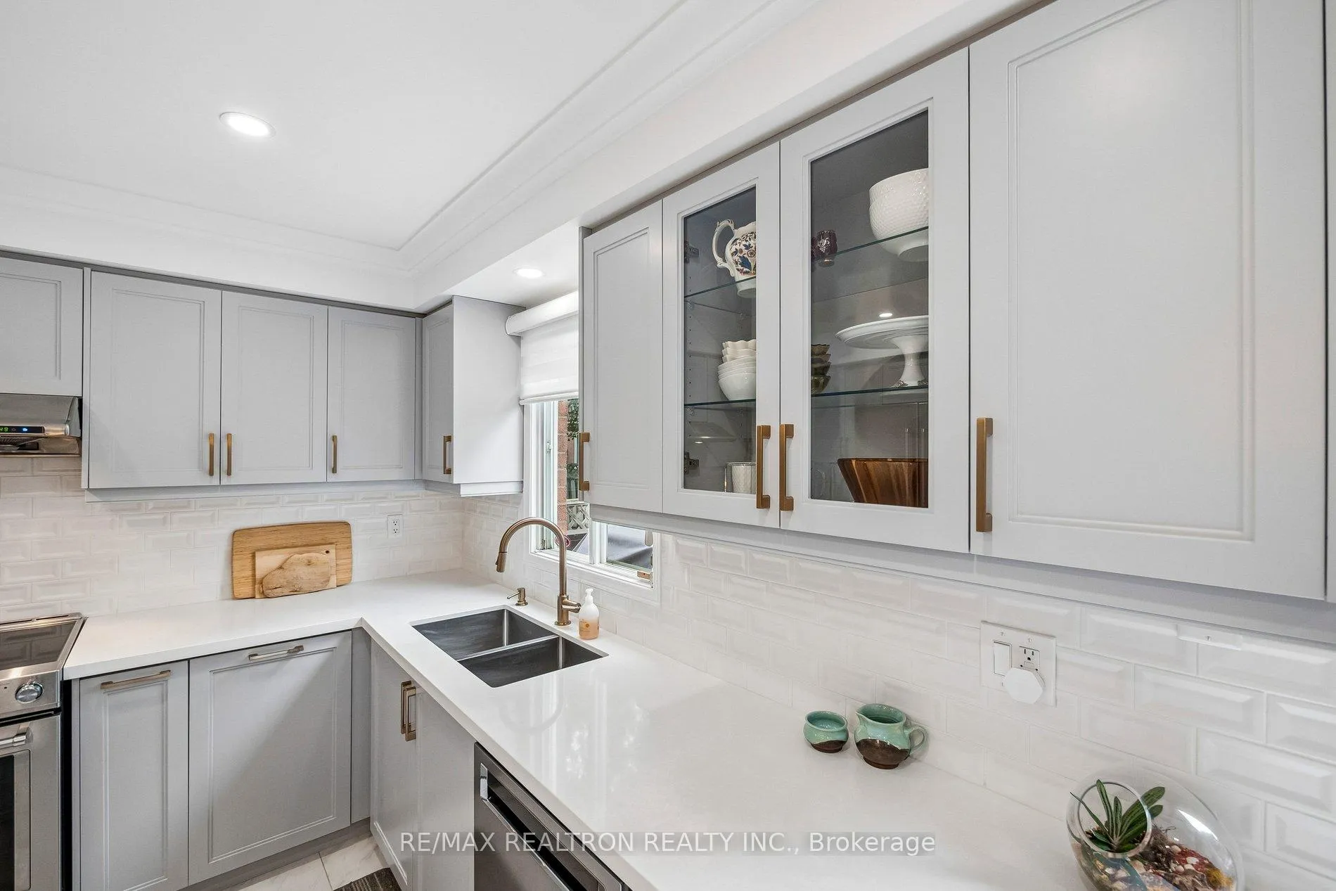 Photo 17 of 58 Roseborough Crescent, Vaughan, Uplands — HOMEH