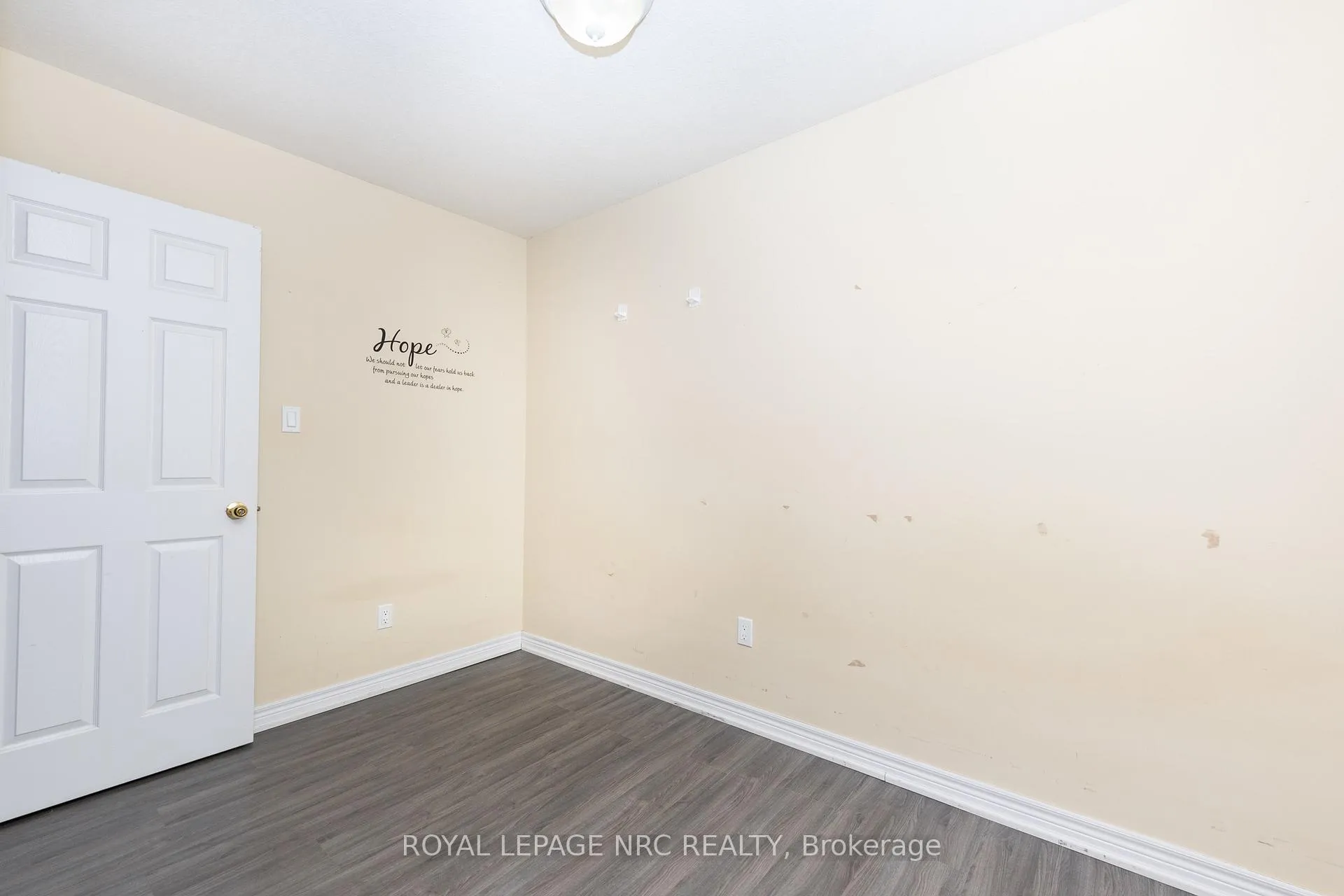 Photo 13 of 34 Chloe Street, St. Catharines, E. Chester — HOMEH