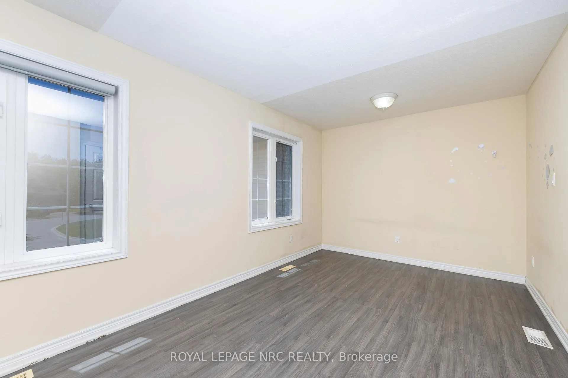 Photo 19 of 34 Chloe Street, St. Catharines, E. Chester — HOMEH