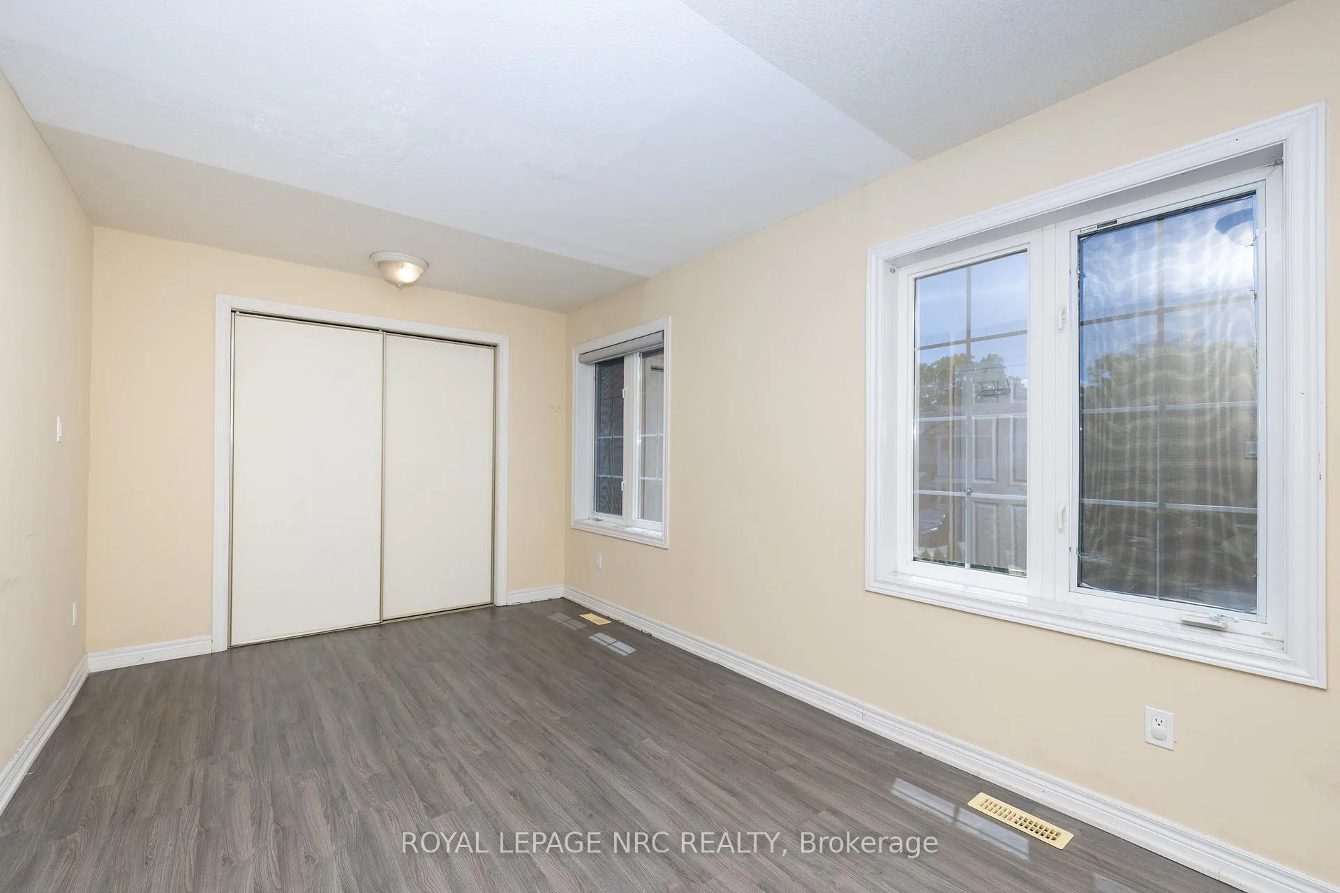 Photo 21 of 34 Chloe Street, St. Catharines, E. Chester — HOMEH