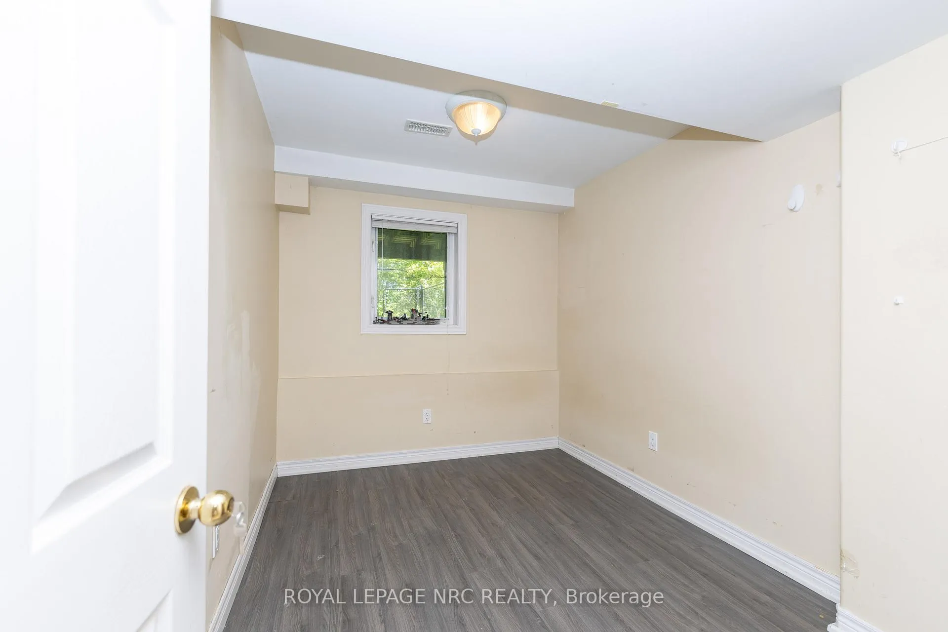 Photo 23 of 34 Chloe Street, St. Catharines, E. Chester — HOMEH