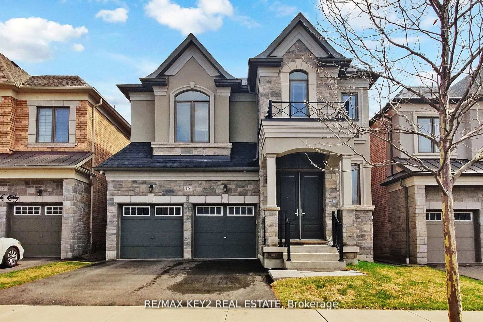 Photo 1 of 10 Lyle Way, Brampton, Northwest Brampton — HOMEH