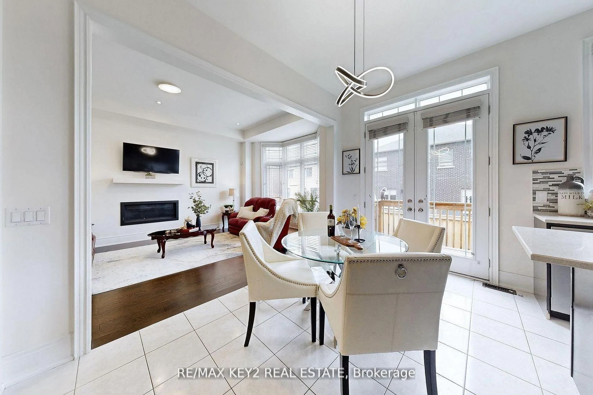 Photo 13 of 10 Lyle Way, Brampton, Northwest Brampton — HOMEH