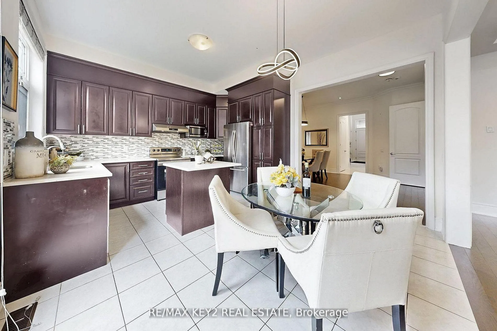 Photo 15 of 10 Lyle Way, Brampton, Northwest Brampton — HOMEH