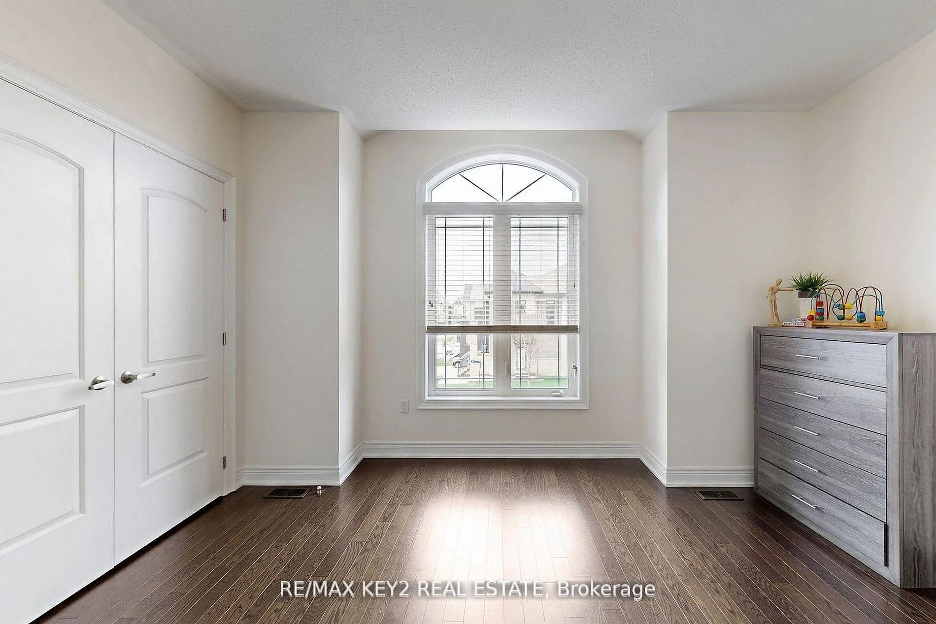 Photo 34 of 10 Lyle Way, Brampton, Northwest Brampton — HOMEH