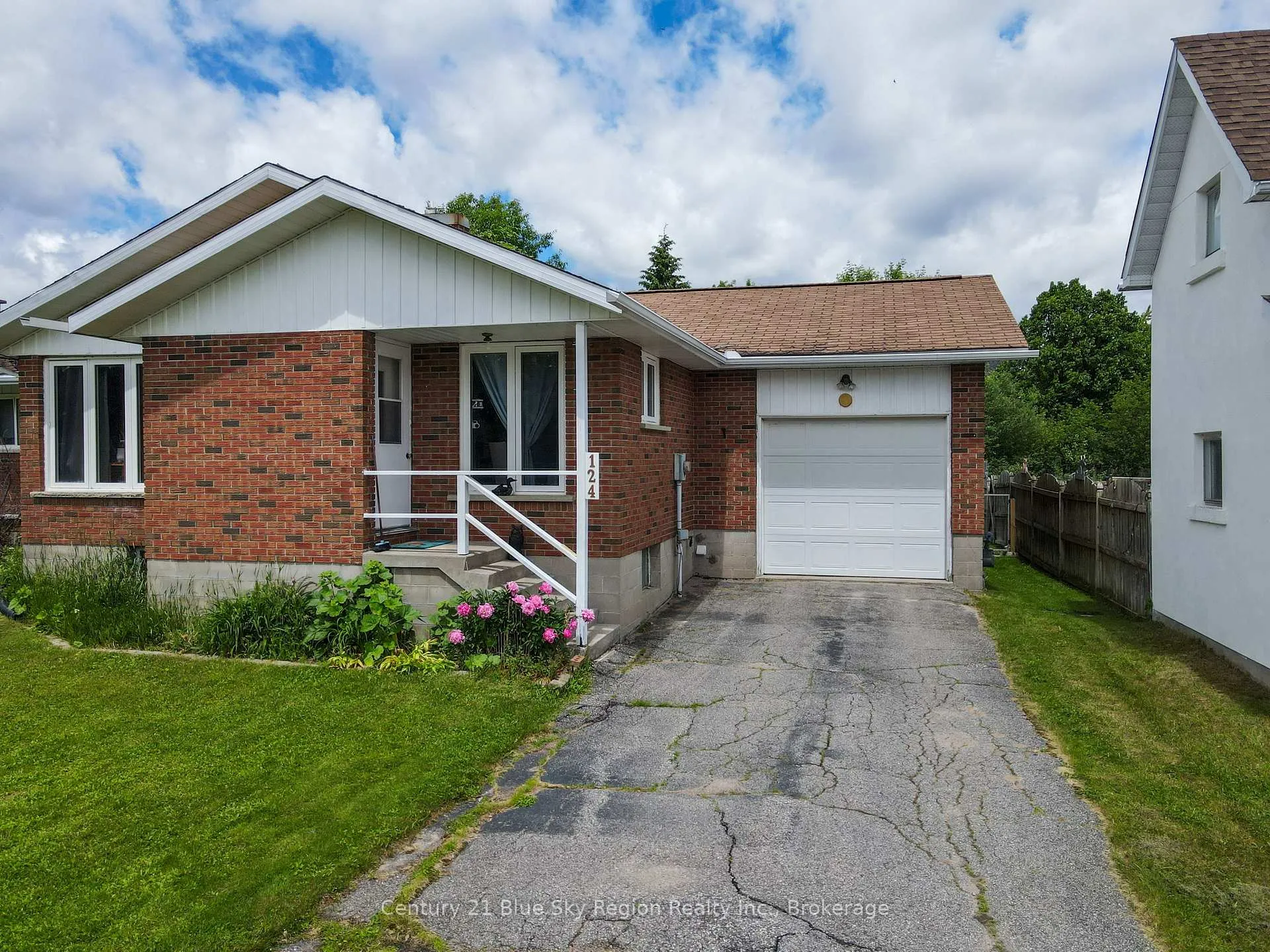 Photo 7 of 124 King Street W, Powassan — HOMEH