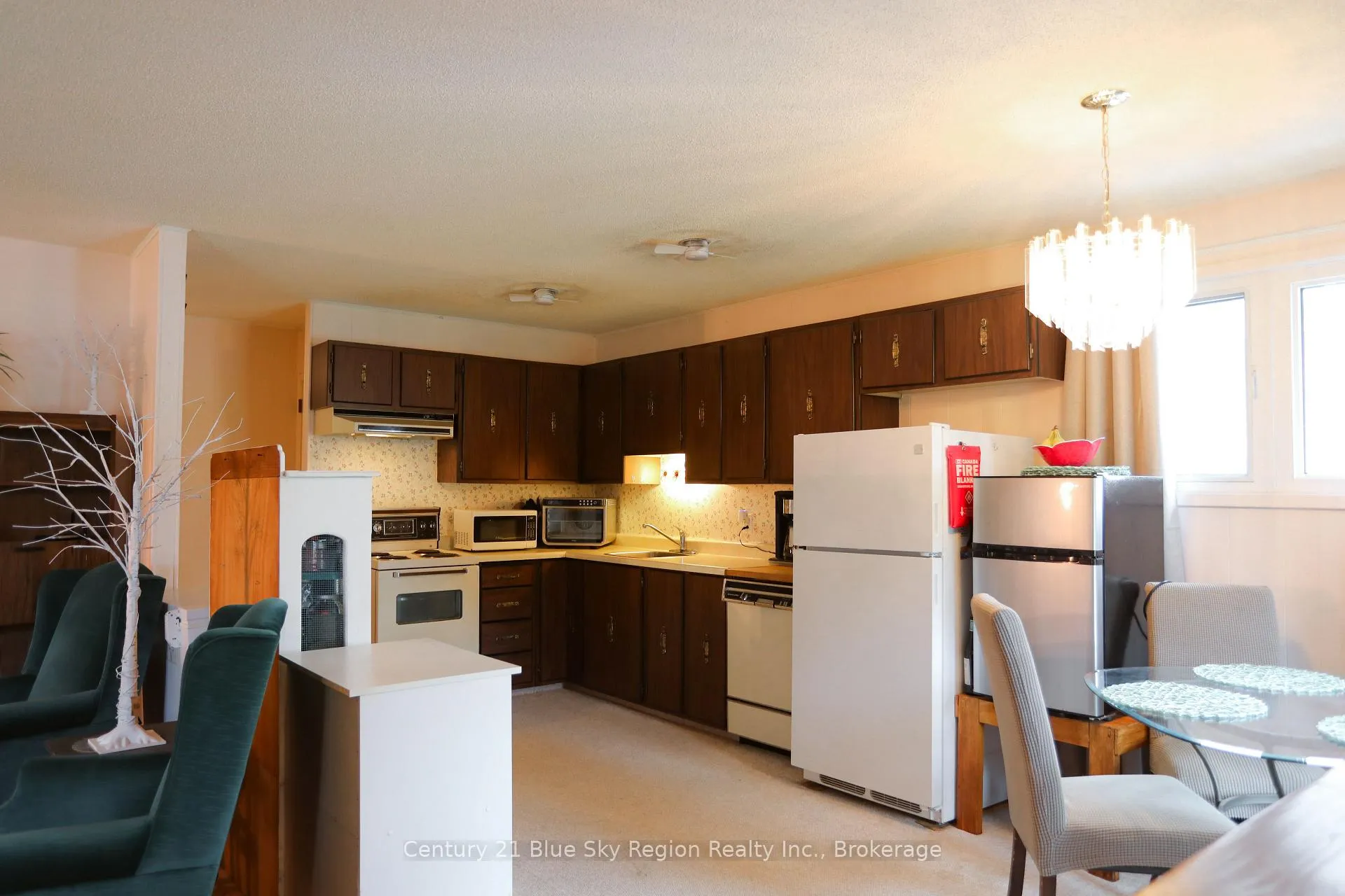 Photo 11 of 124 King Street W, Powassan — HOMEH