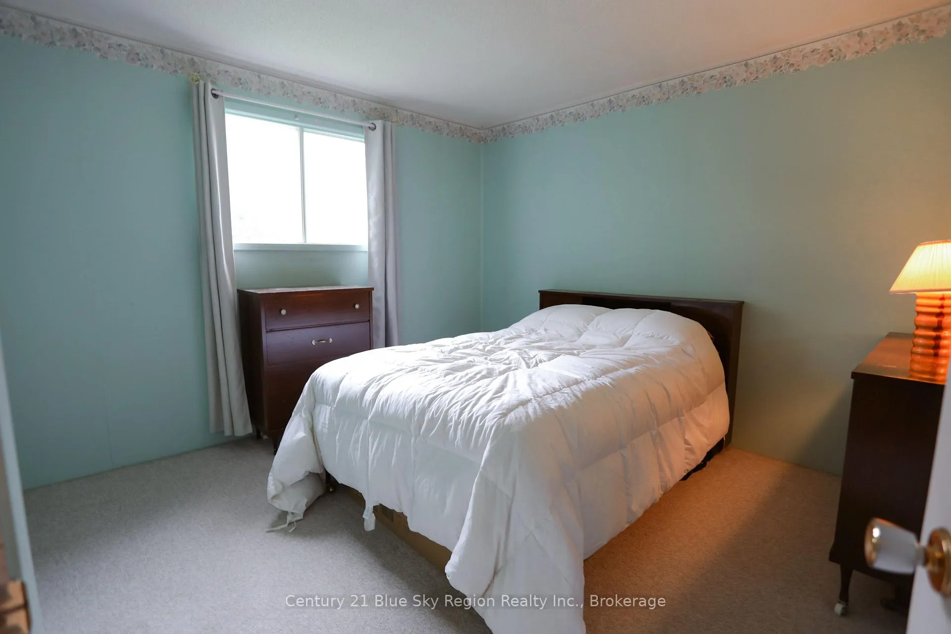 Photo 24 of 124 King Street W, Powassan — HOMEH