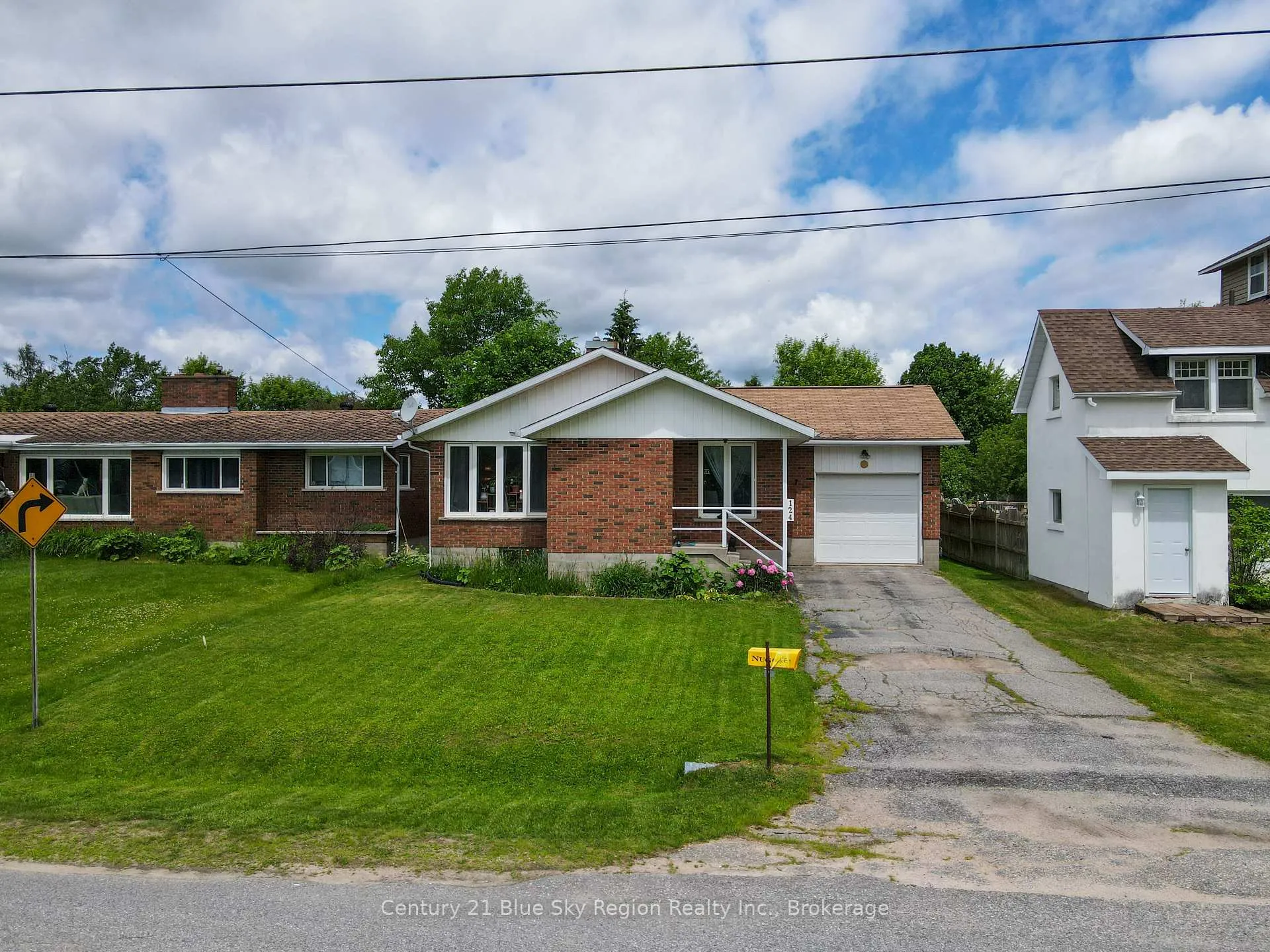 Photo 45 of 124 King Street W, Powassan — HOMEH