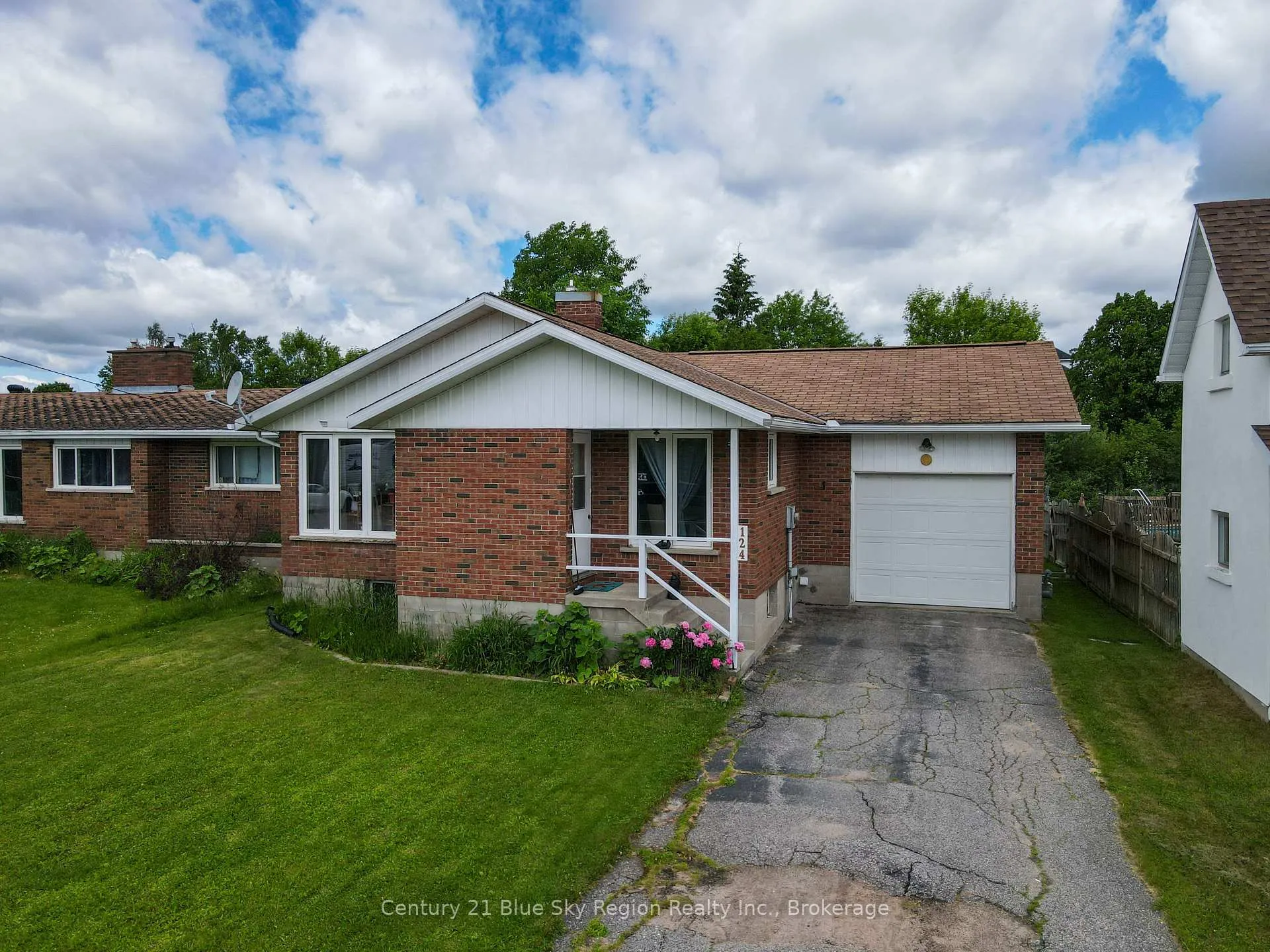 Photo 48 of 124 King Street W, Powassan — HOMEH