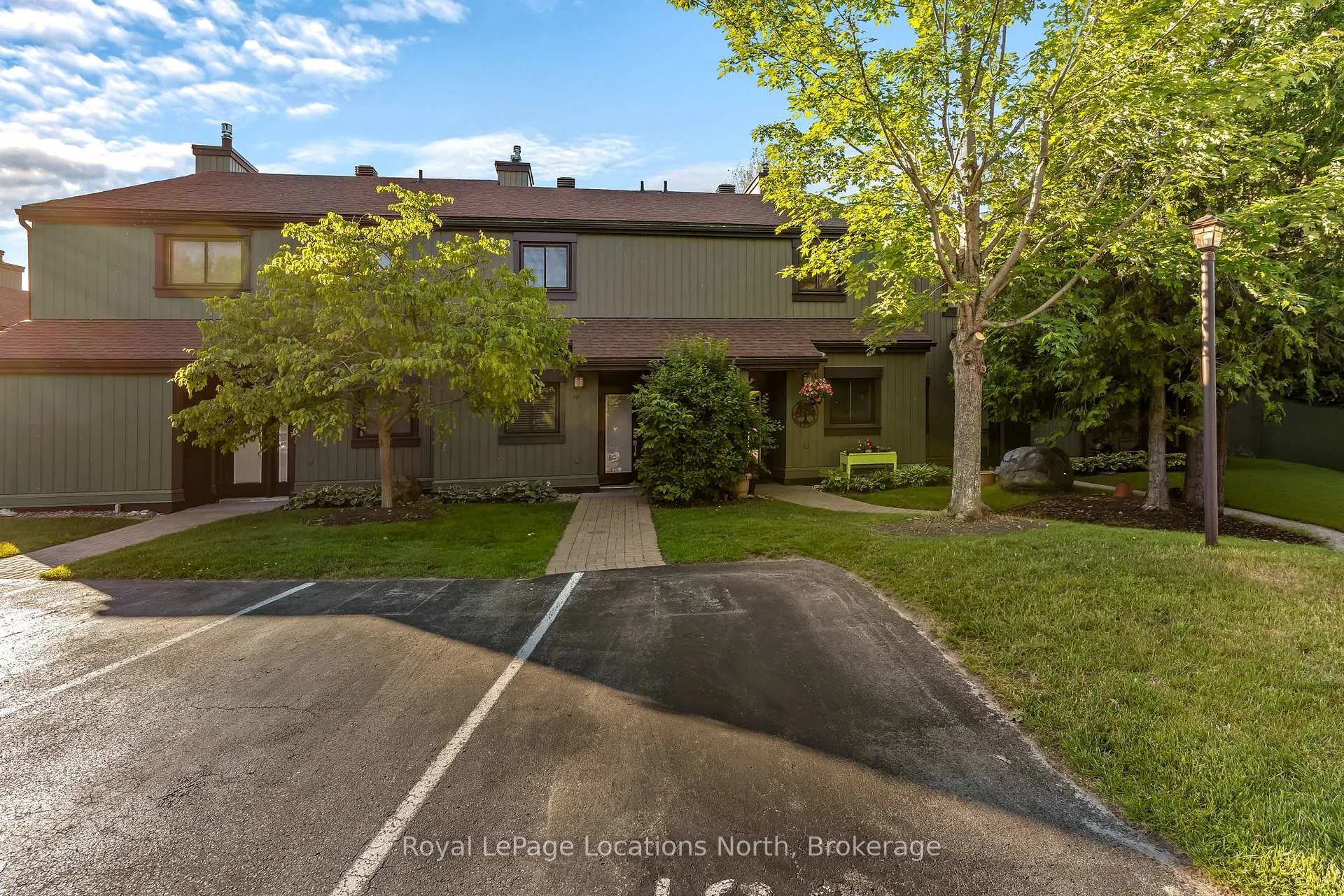 Photo 1 of Unit 28, 168 Escarpment Crescent, Collingwood — HOMEH