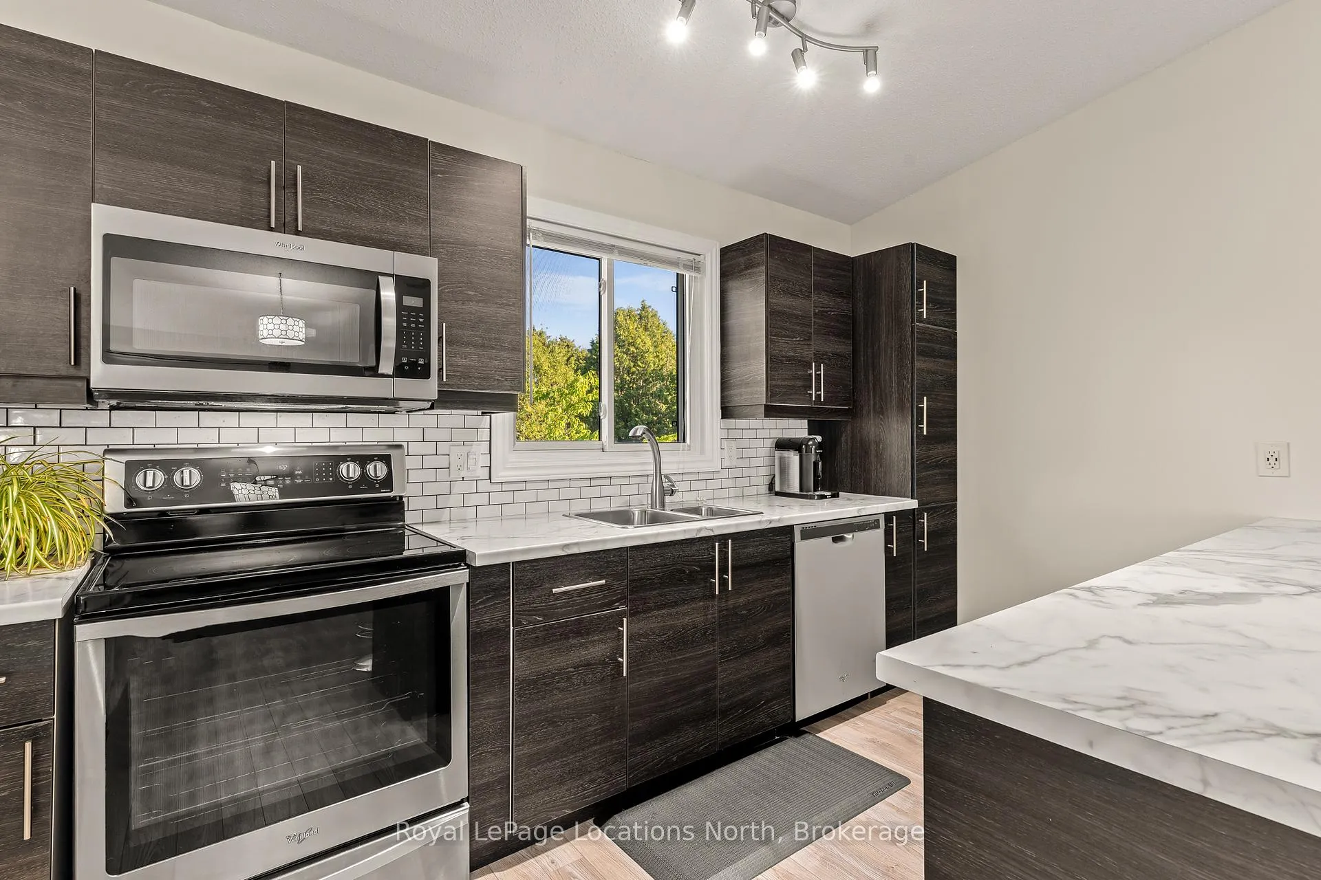 Photo 13 of Unit 28, 168 Escarpment Crescent, Collingwood — HOMEH