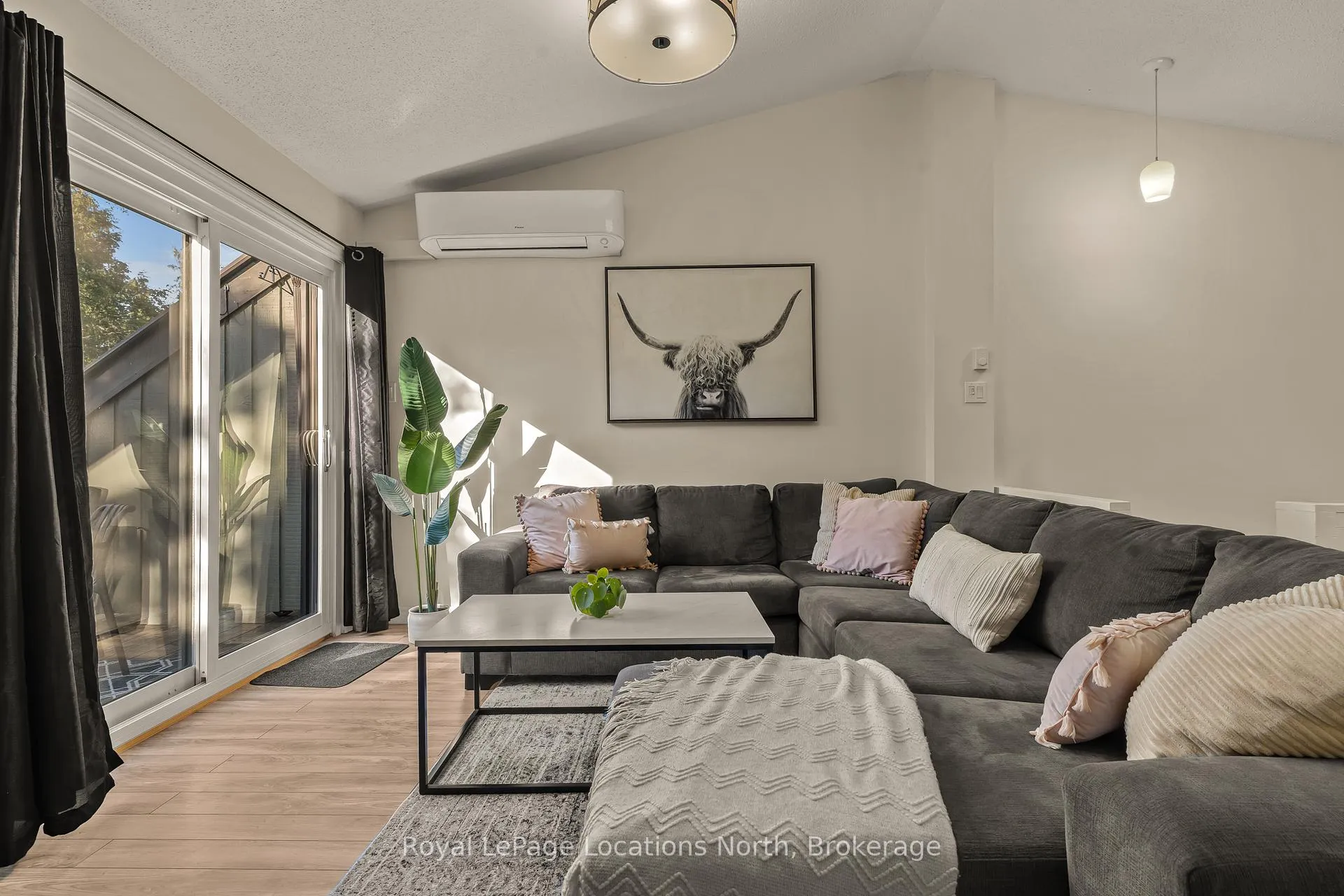 Photo 19 of Unit 28, 168 Escarpment Crescent, Collingwood — HOMEH