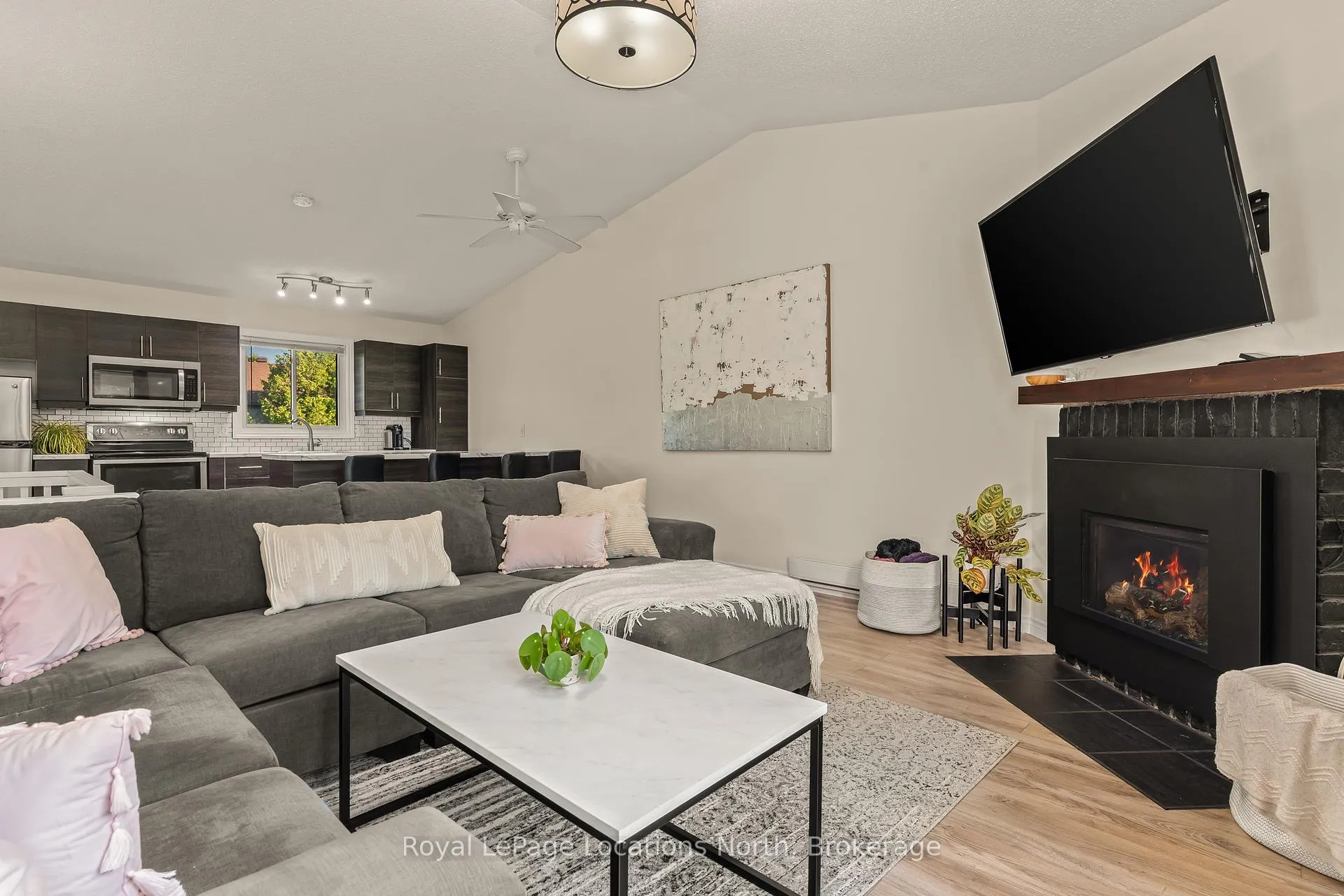 Photo 20 of Unit 28, 168 Escarpment Crescent, Collingwood — HOMEH