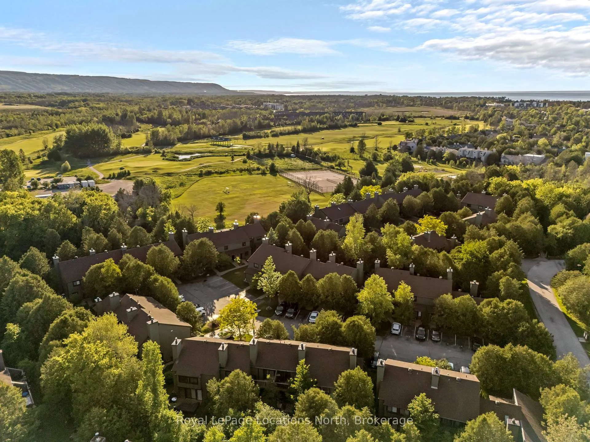Photo 34 of Unit 28, 168 Escarpment Crescent, Collingwood — HOMEH