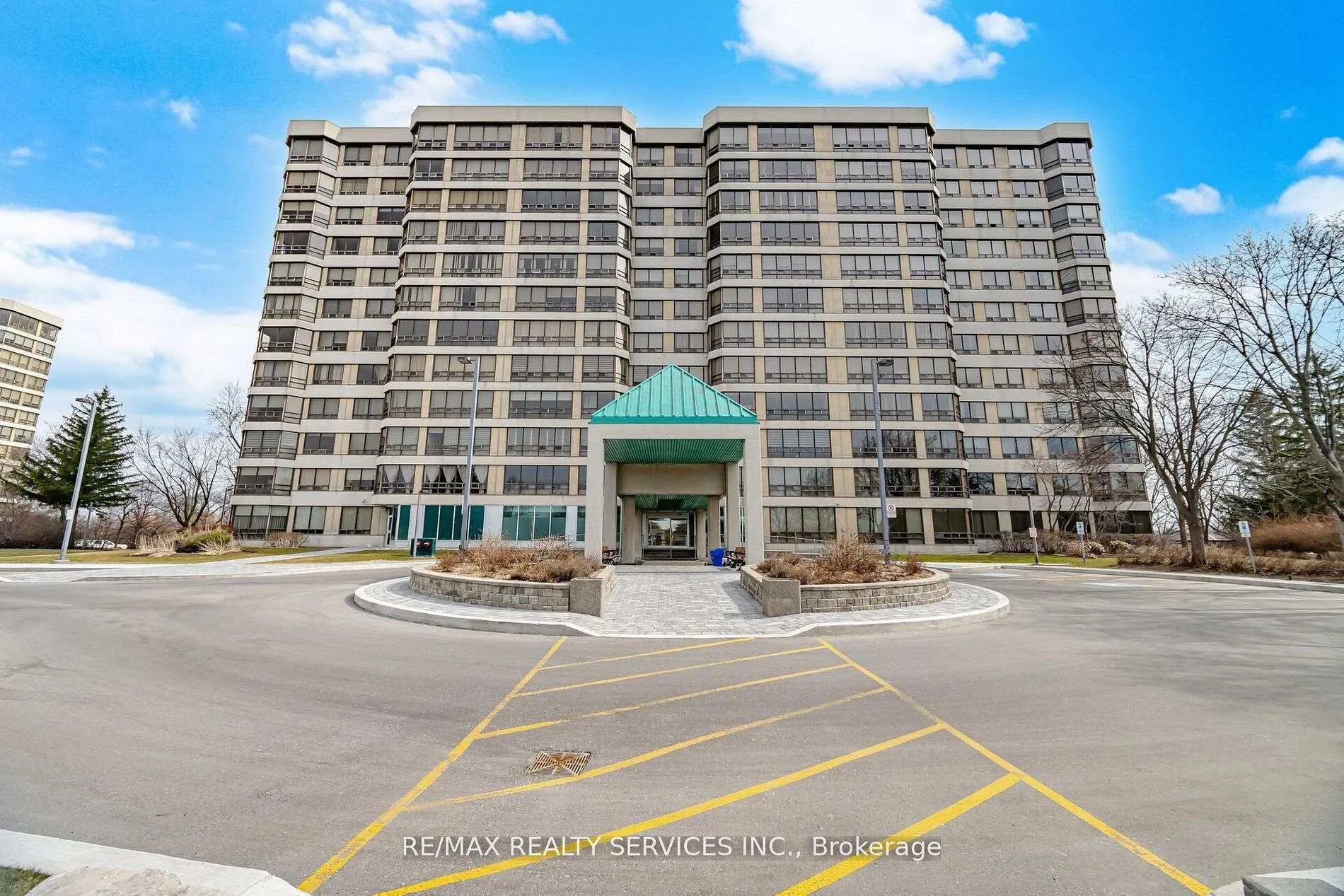 Photo 1 of Unit 711, 330 Mill Street S, Brampton, Brampton South — HOMEH