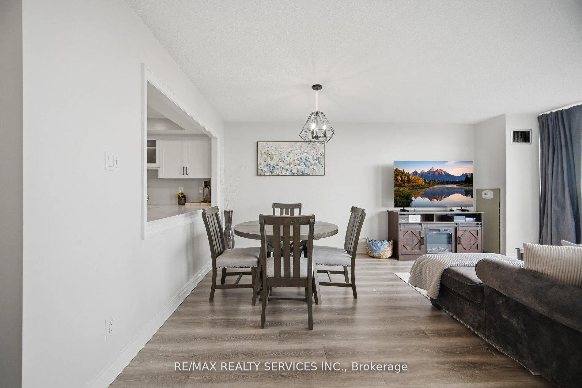 Photo 15 of Unit 711, 330 Mill Street S, Brampton, Brampton South — HOMEH
