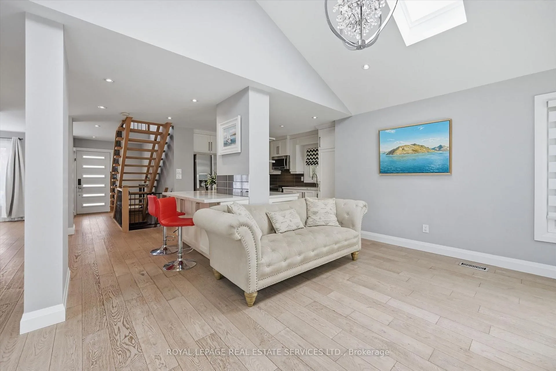 Photo 15 of 147 Speyside Drive, Oakville, Bronte — HOMEH