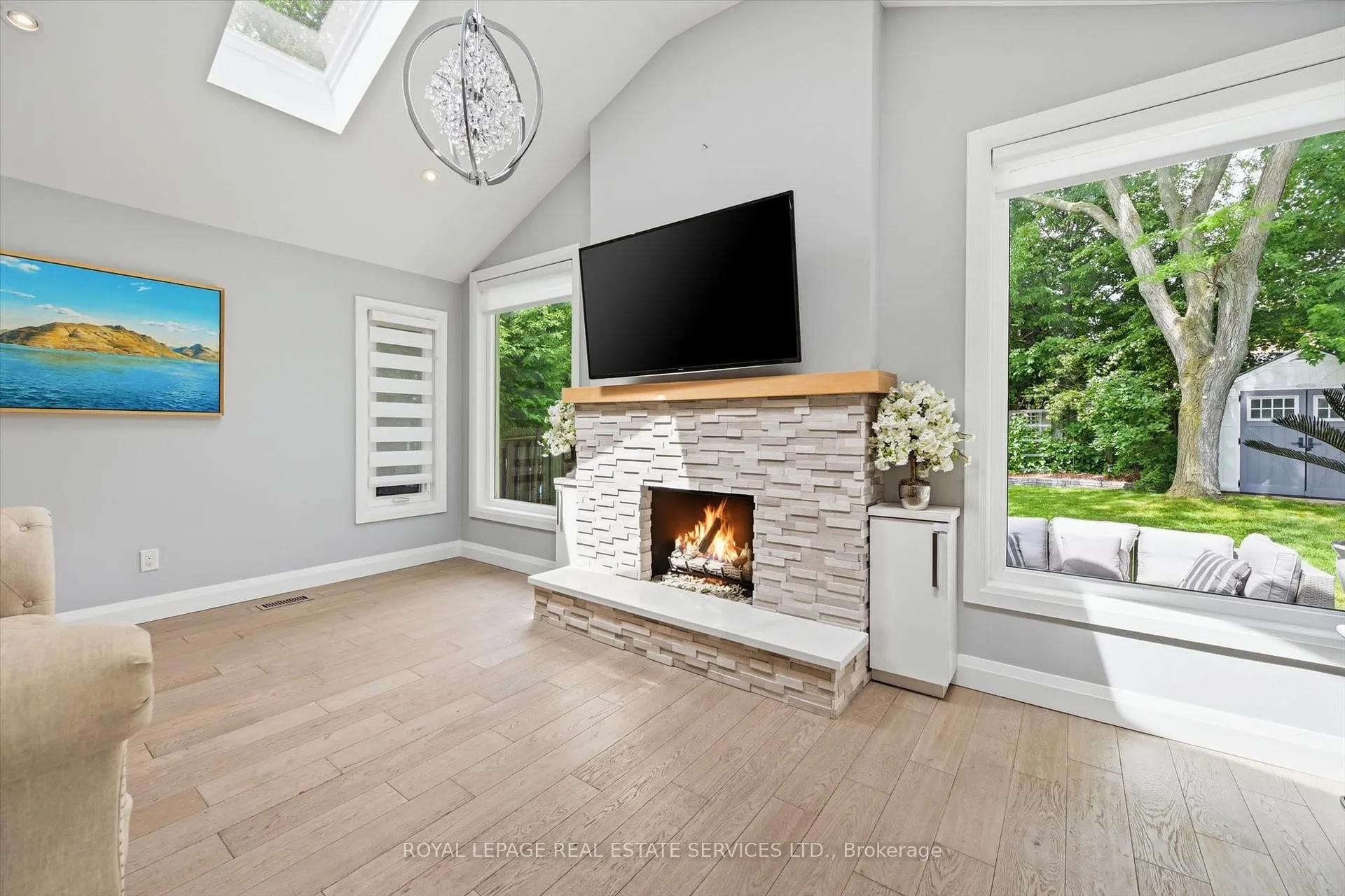 Photo 16 of 147 Speyside Drive, Oakville, Bronte — HOMEH