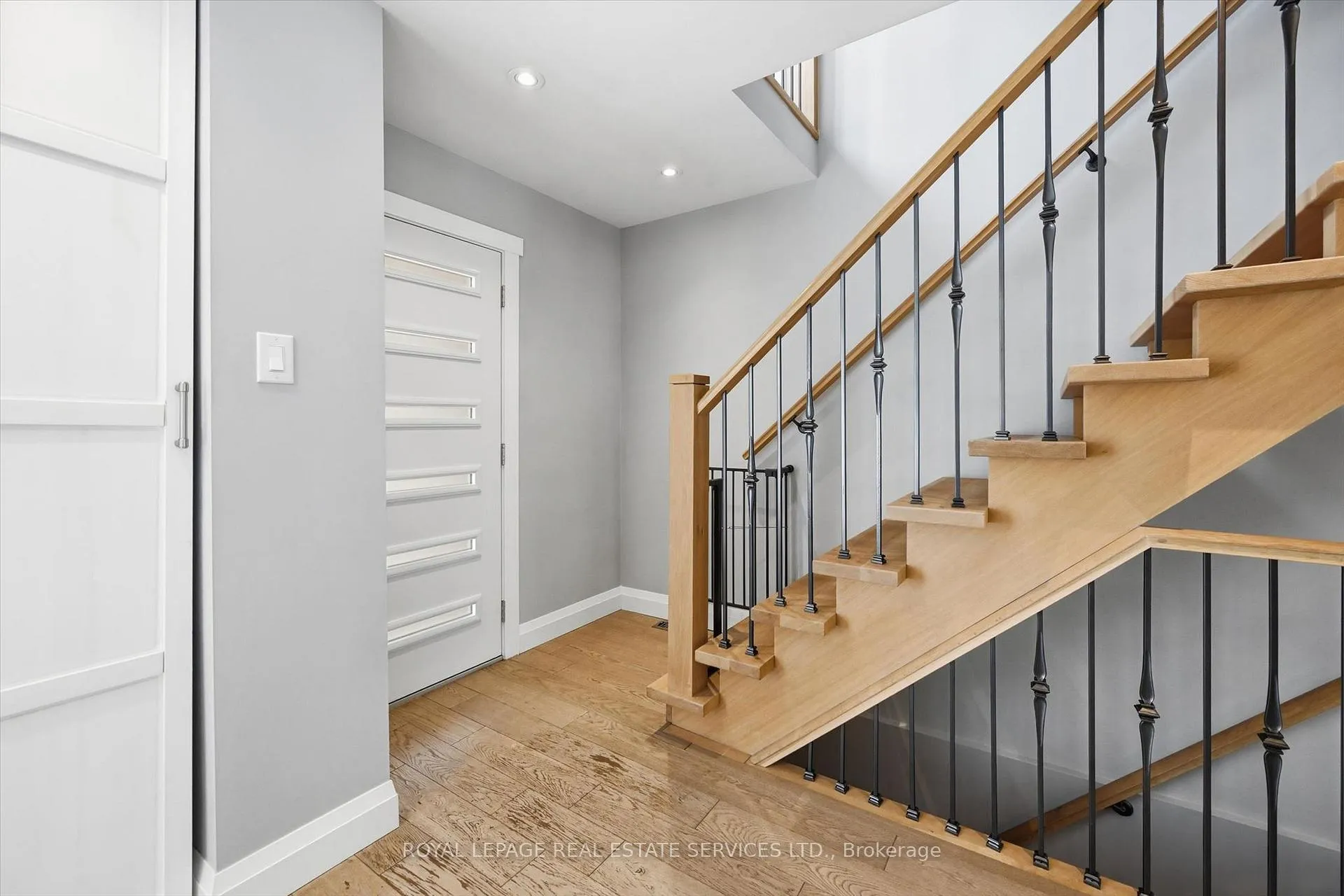 Photo 20 of 147 Speyside Drive, Oakville, Bronte — HOMEH